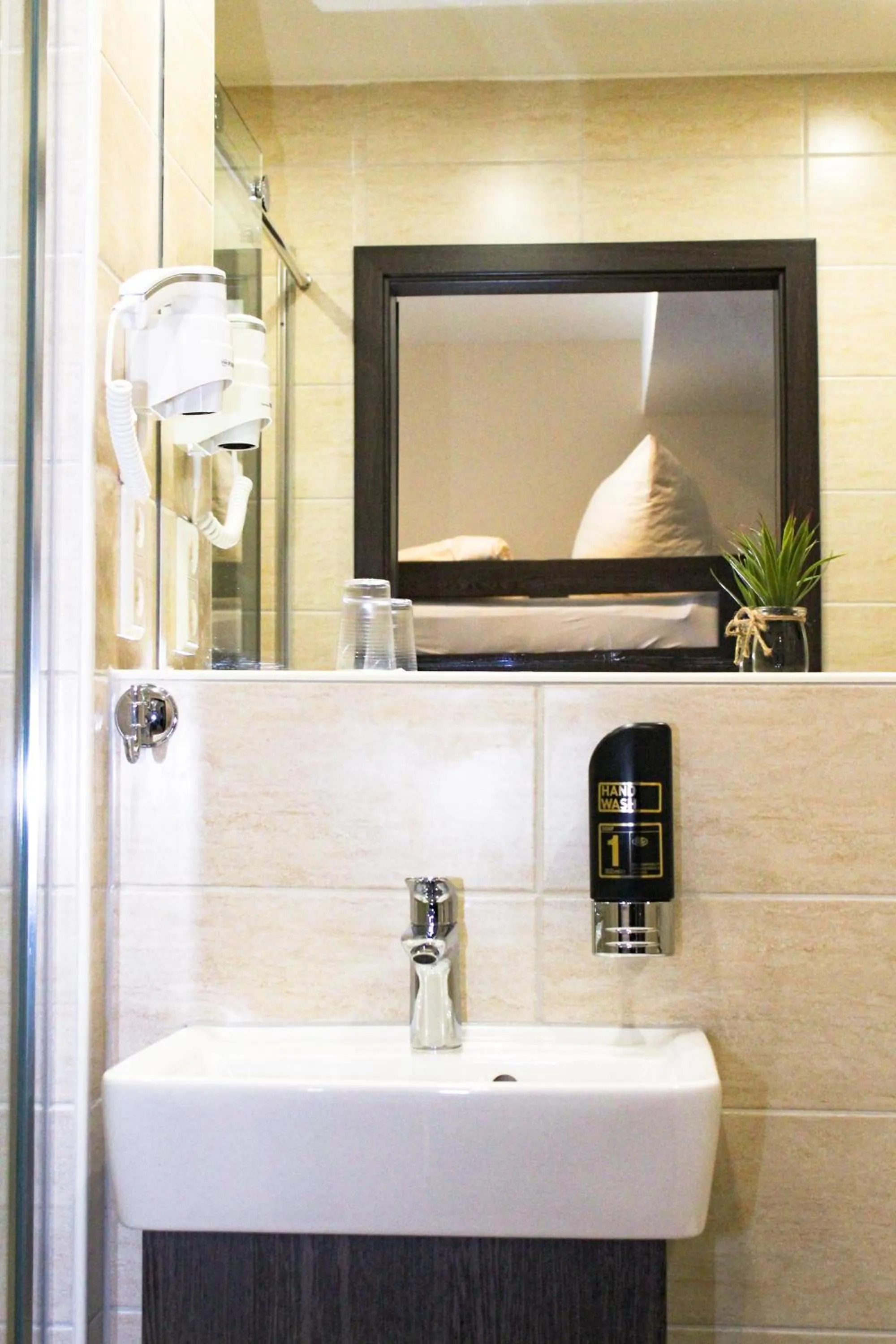 Bathroom in Hotel La Toscana Nähe Europapark und Rulantica