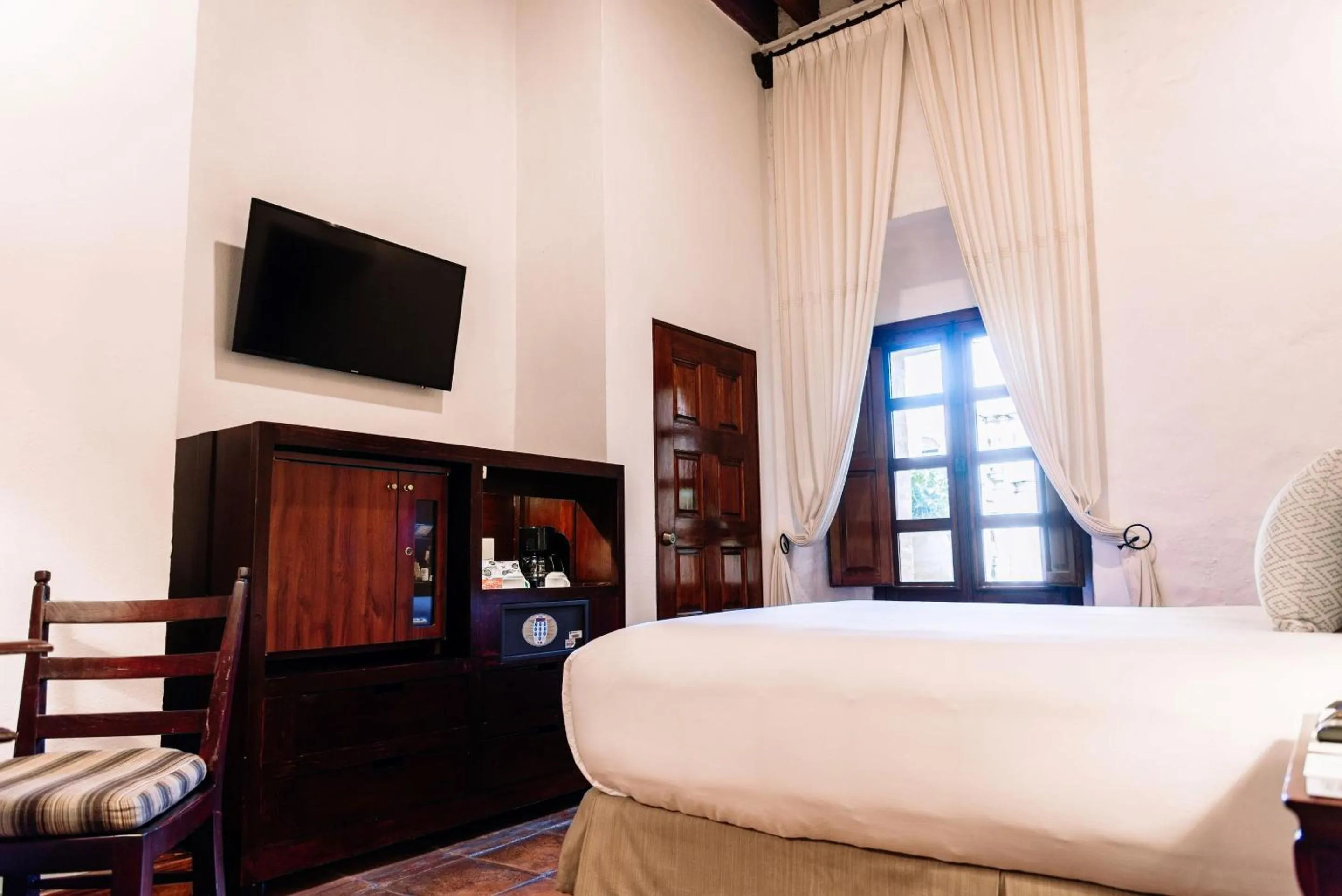 Bedroom, Bed in Quinta Real Oaxaca