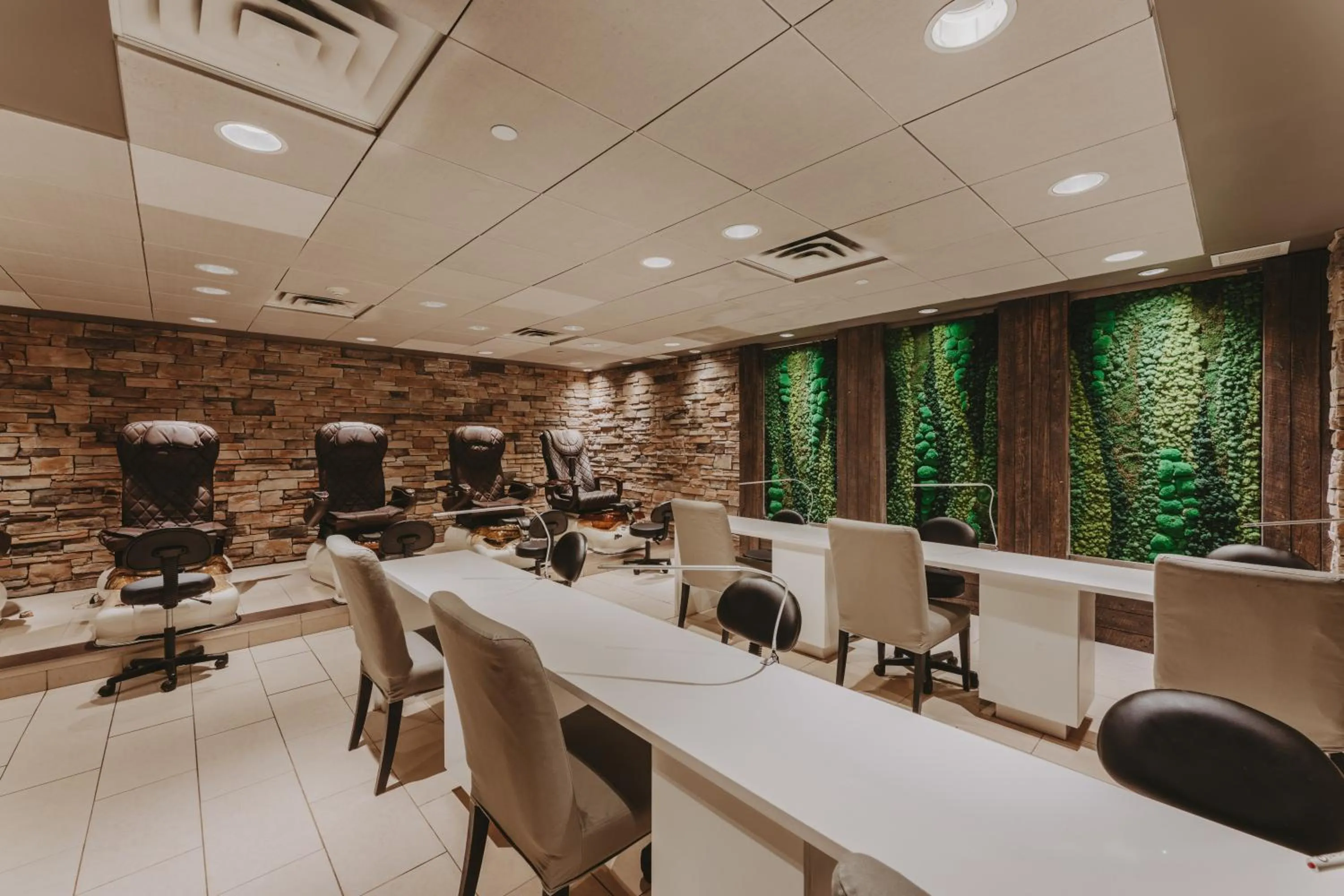 Spa and wellness centre/facilities in Pillar and Post Inn & Spa