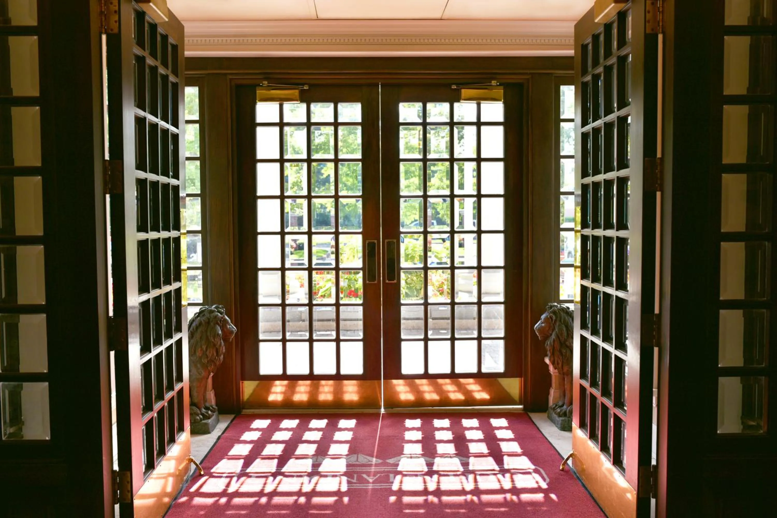 Bed in Queens Landing