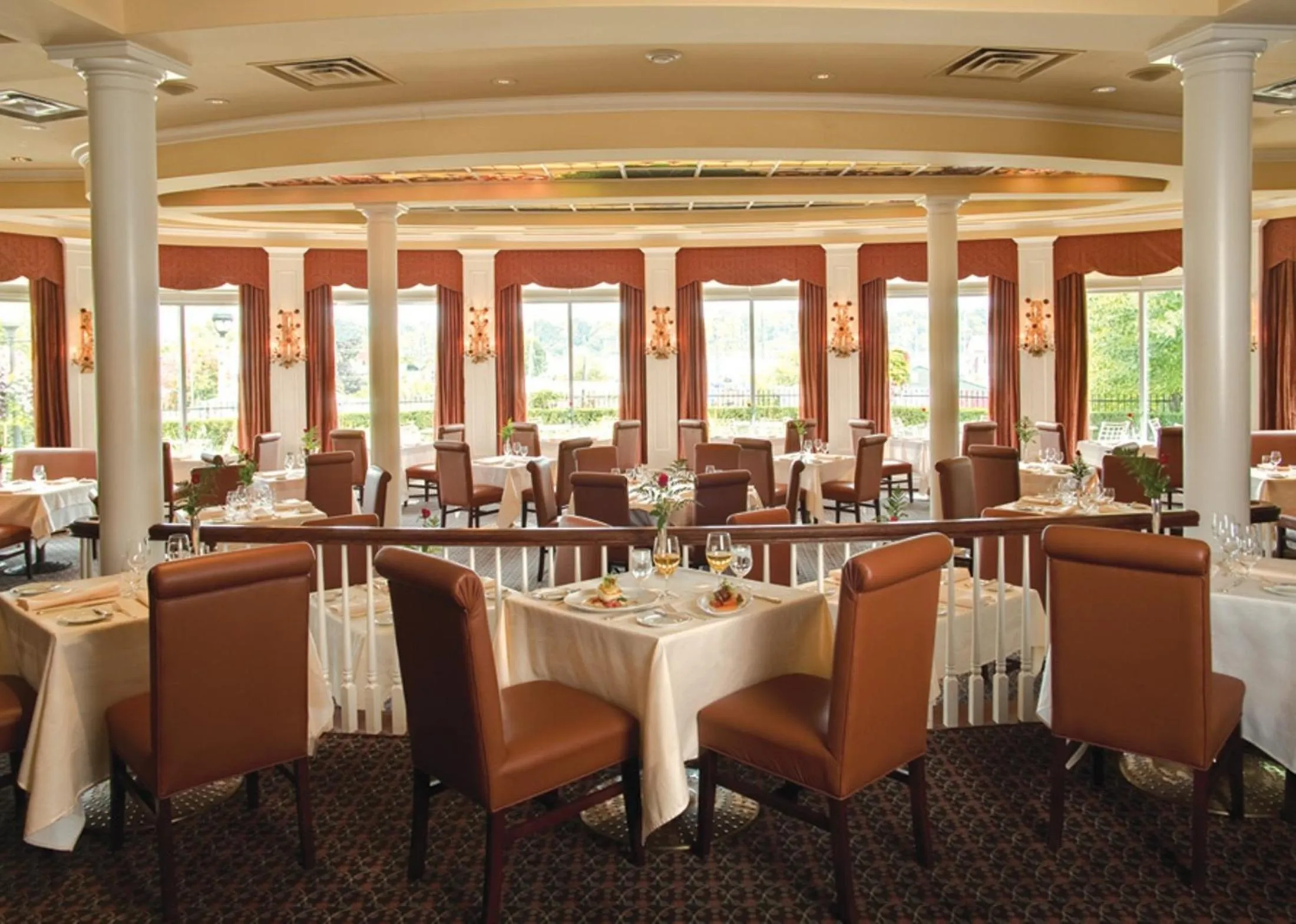 Restaurant/places to eat in Queens Landing