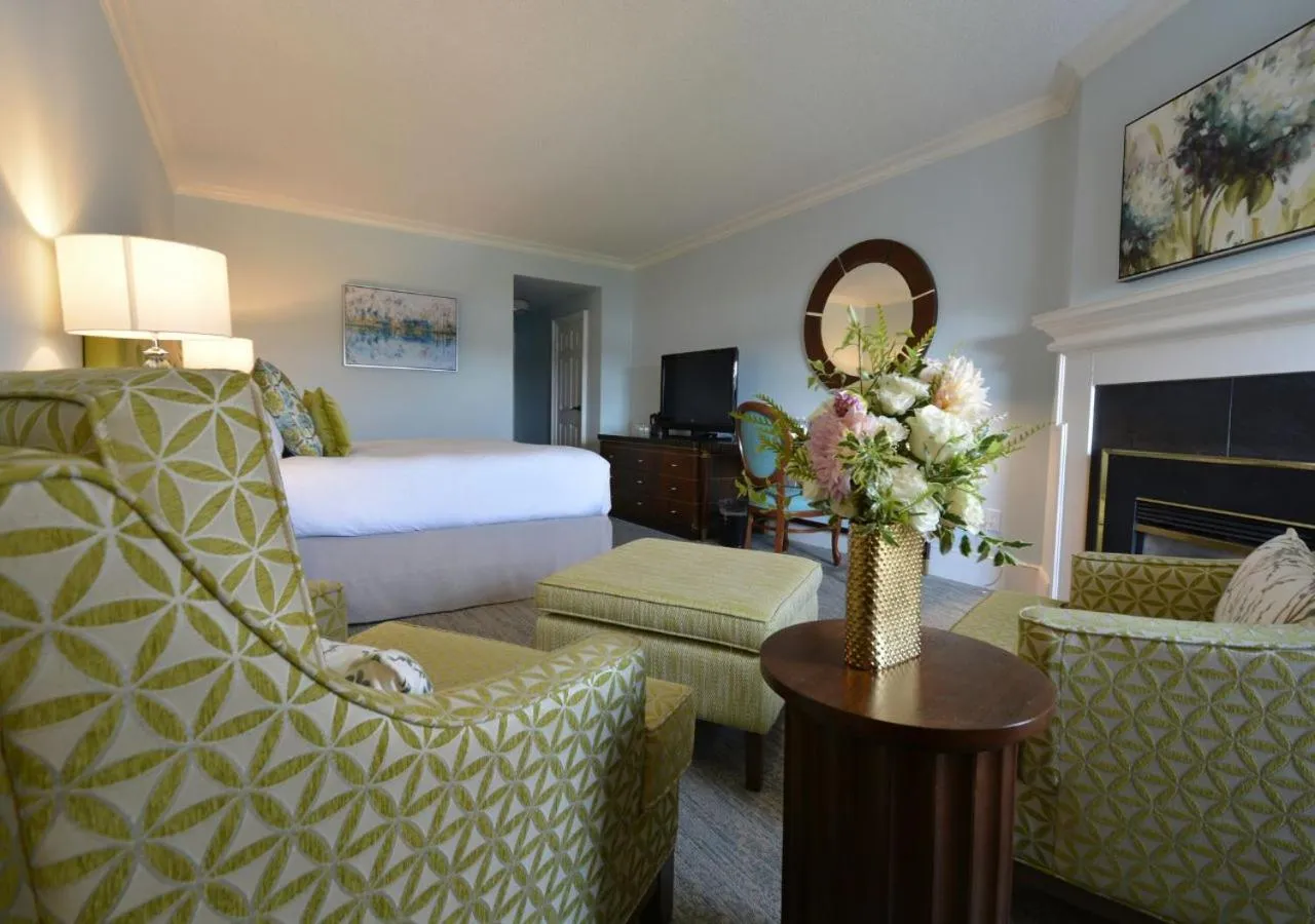 Bed in Queens Landing