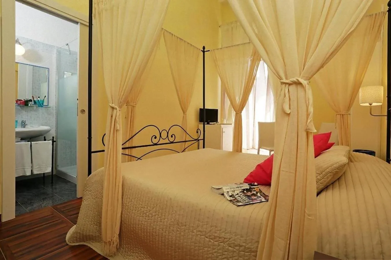 Photo of the whole room, Bed in Locanda al Viminale