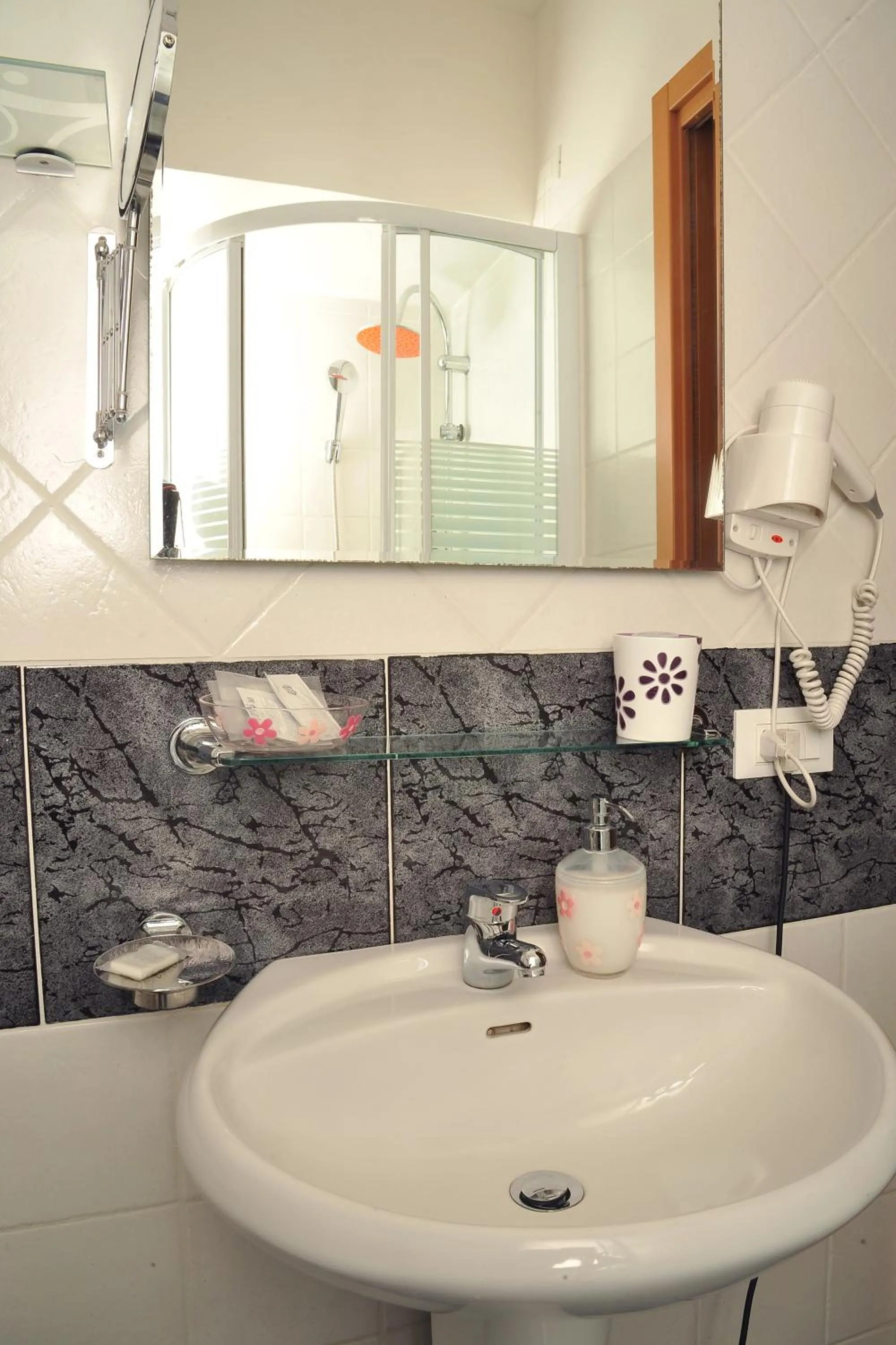 Bathroom in Locanda al Viminale