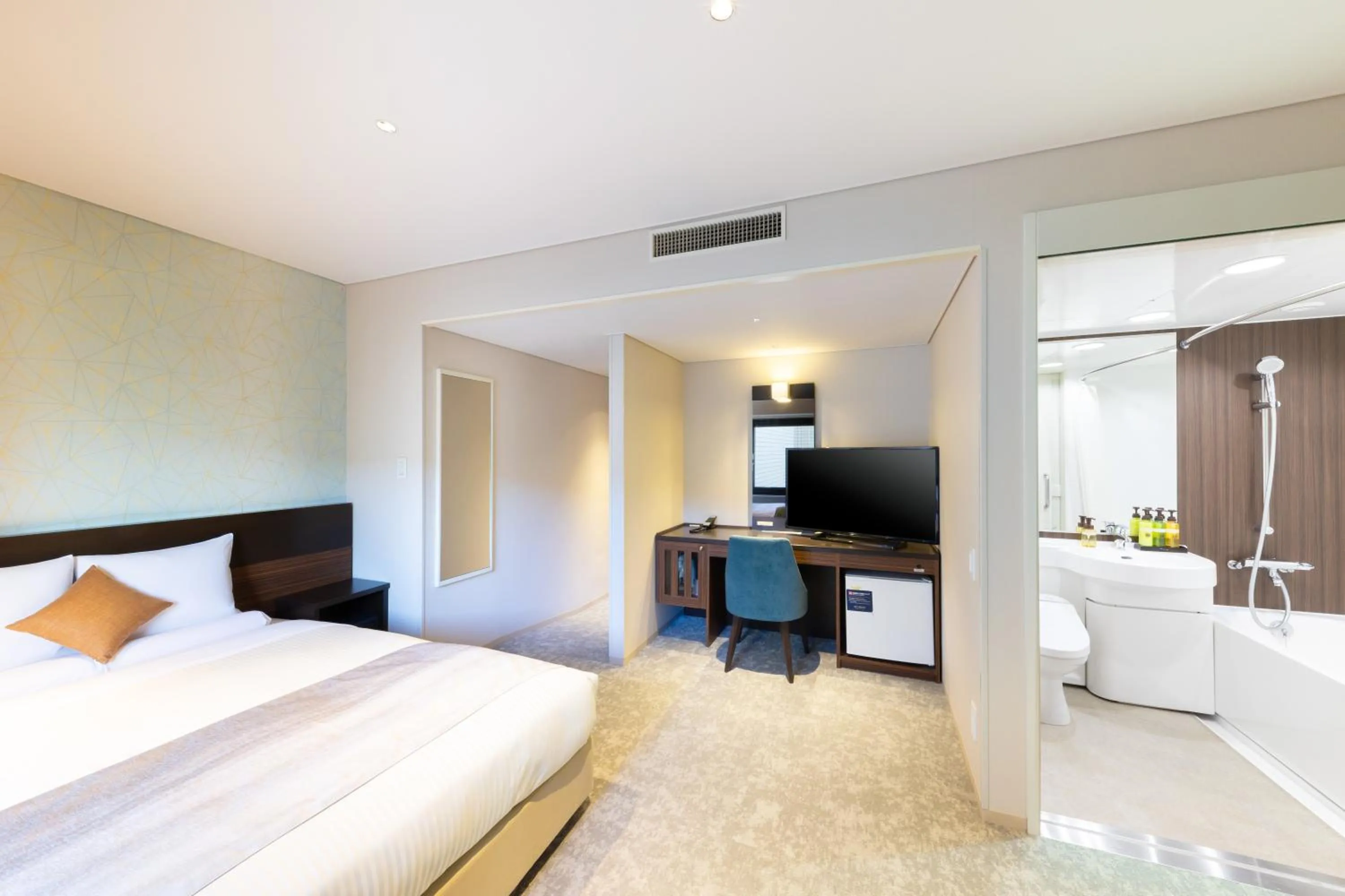 Bed in Art Hotel Niigata Station