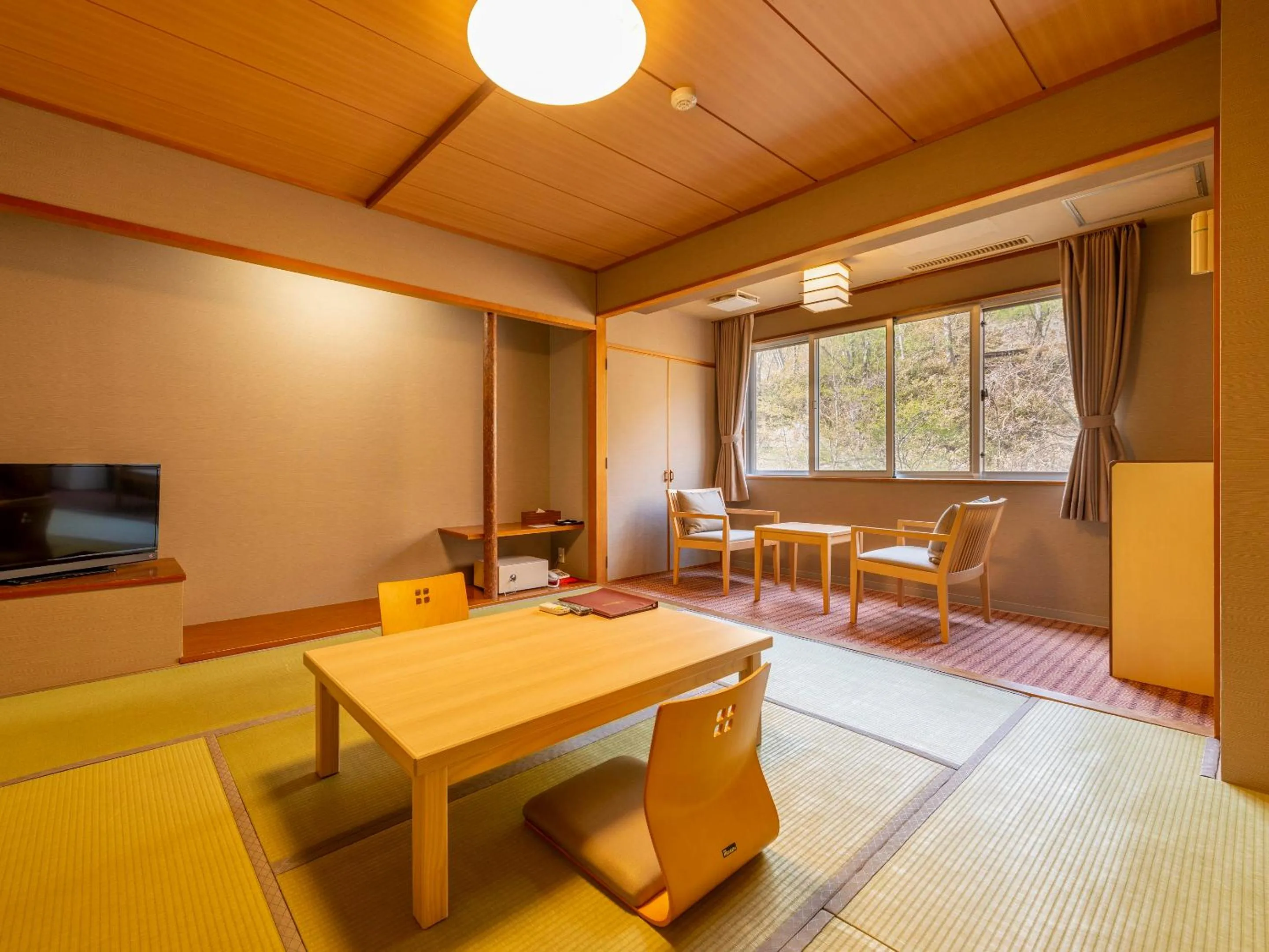 Photo of the whole room in Noboribetsu Manseikaku
