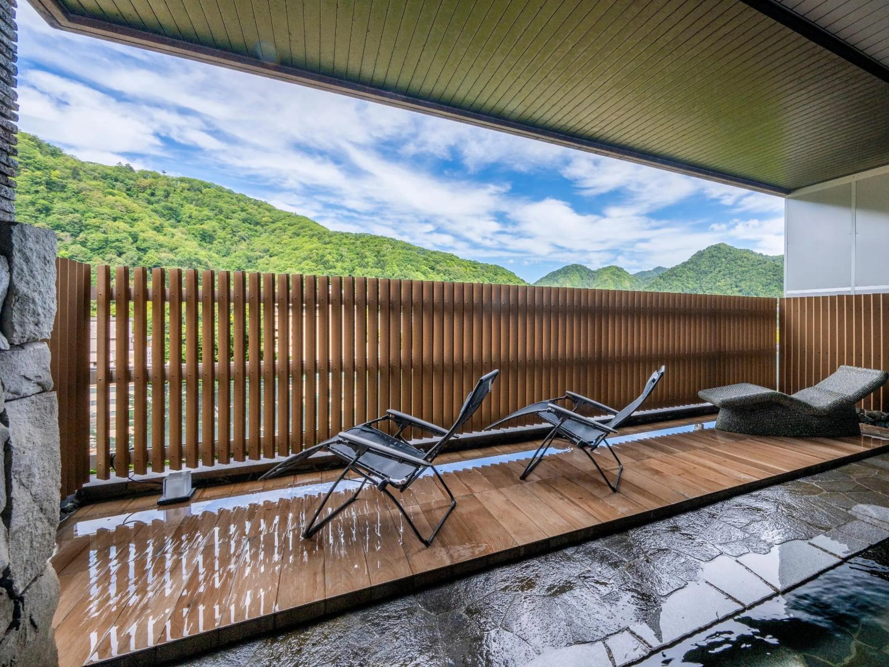 Open Air Bath in Jozankei Manseikaku Hotel Milione