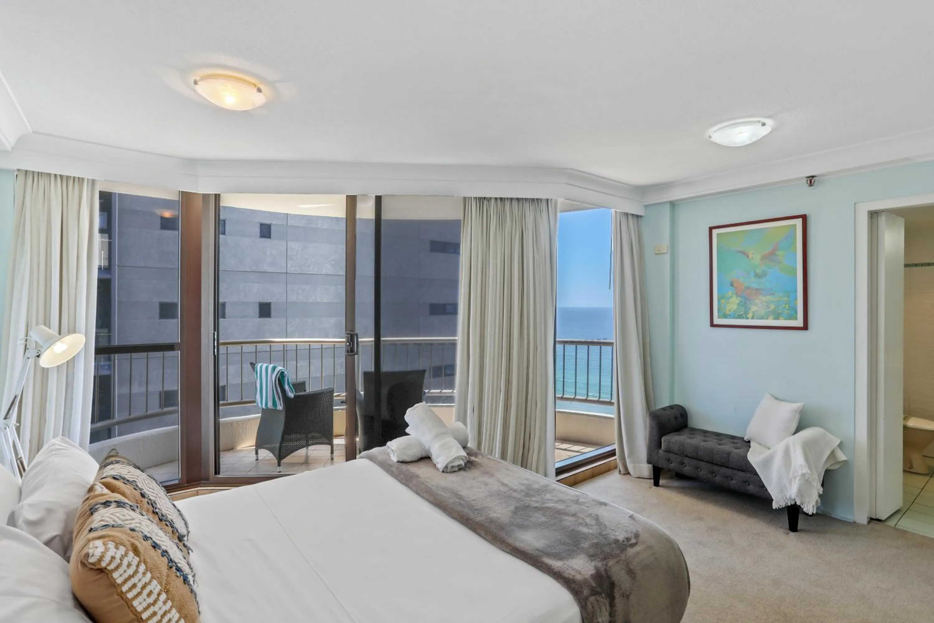 Bed in Boulevard North Holiday Apartments