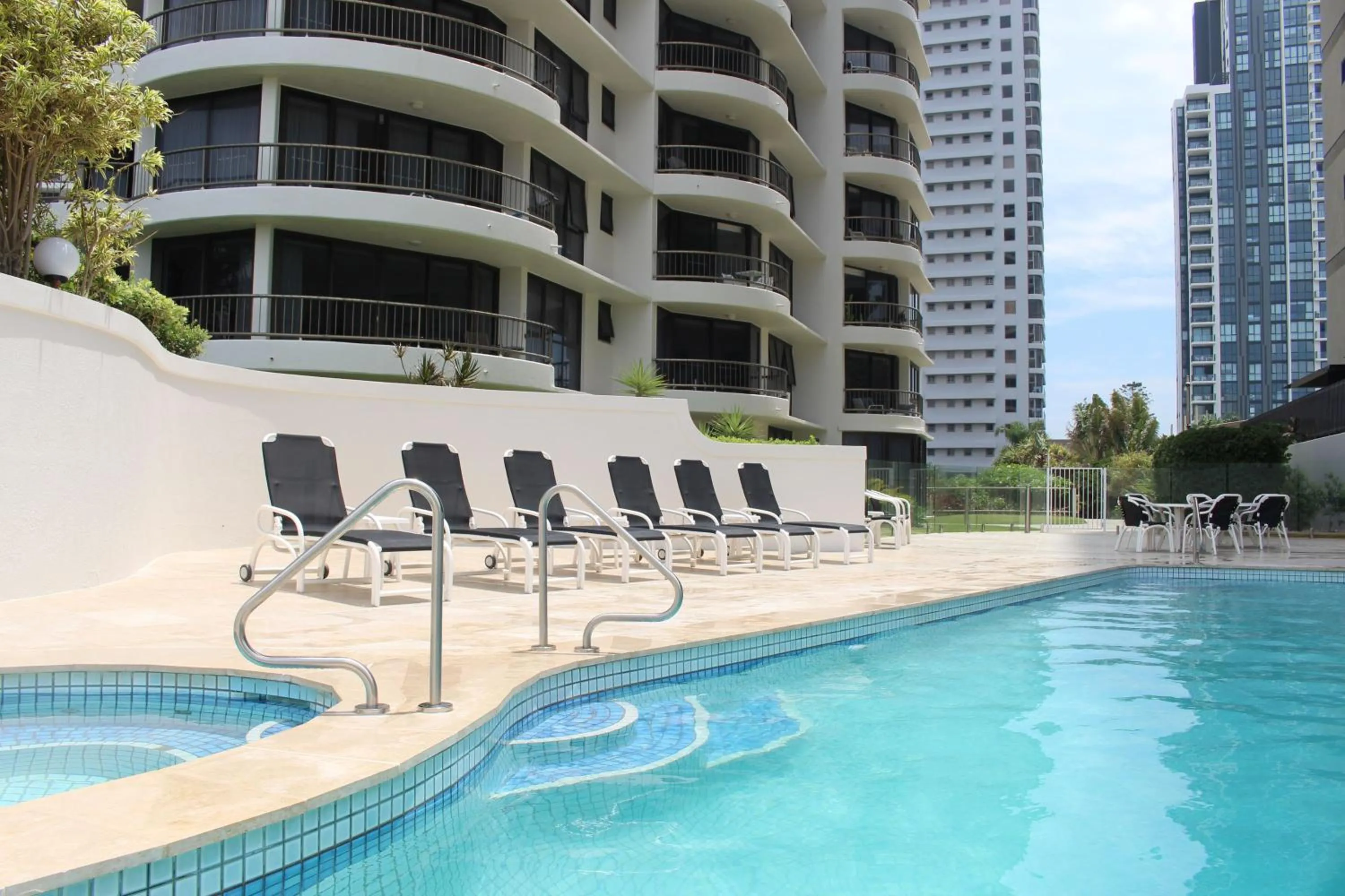 Swimming pool in Boulevard North Holiday Apartments