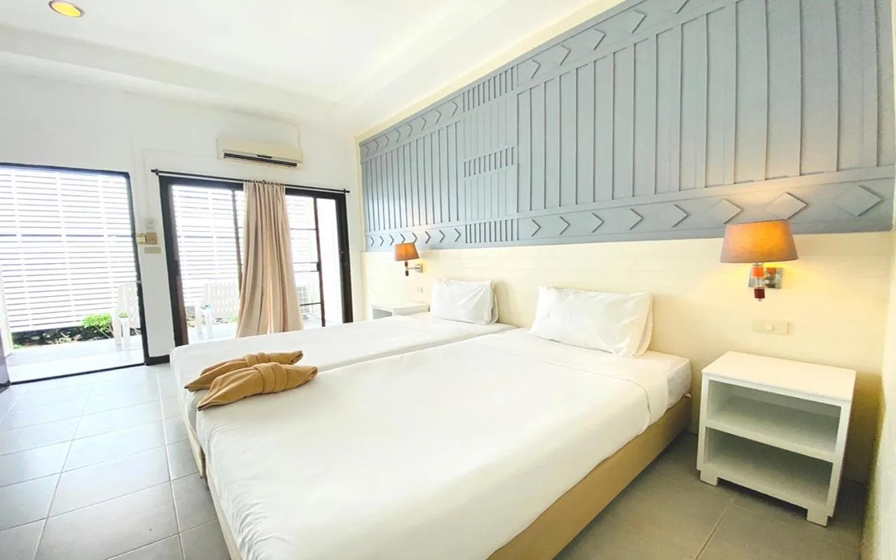 Bed in Koh Hai Fantasy Resort & Spa