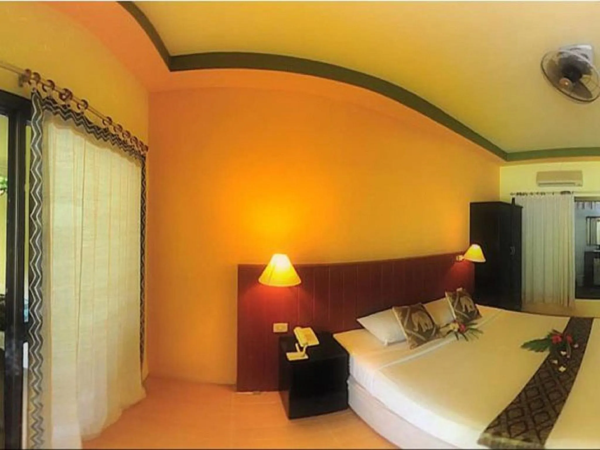 Bed in Koh Hai Fantasy Resort & Spa