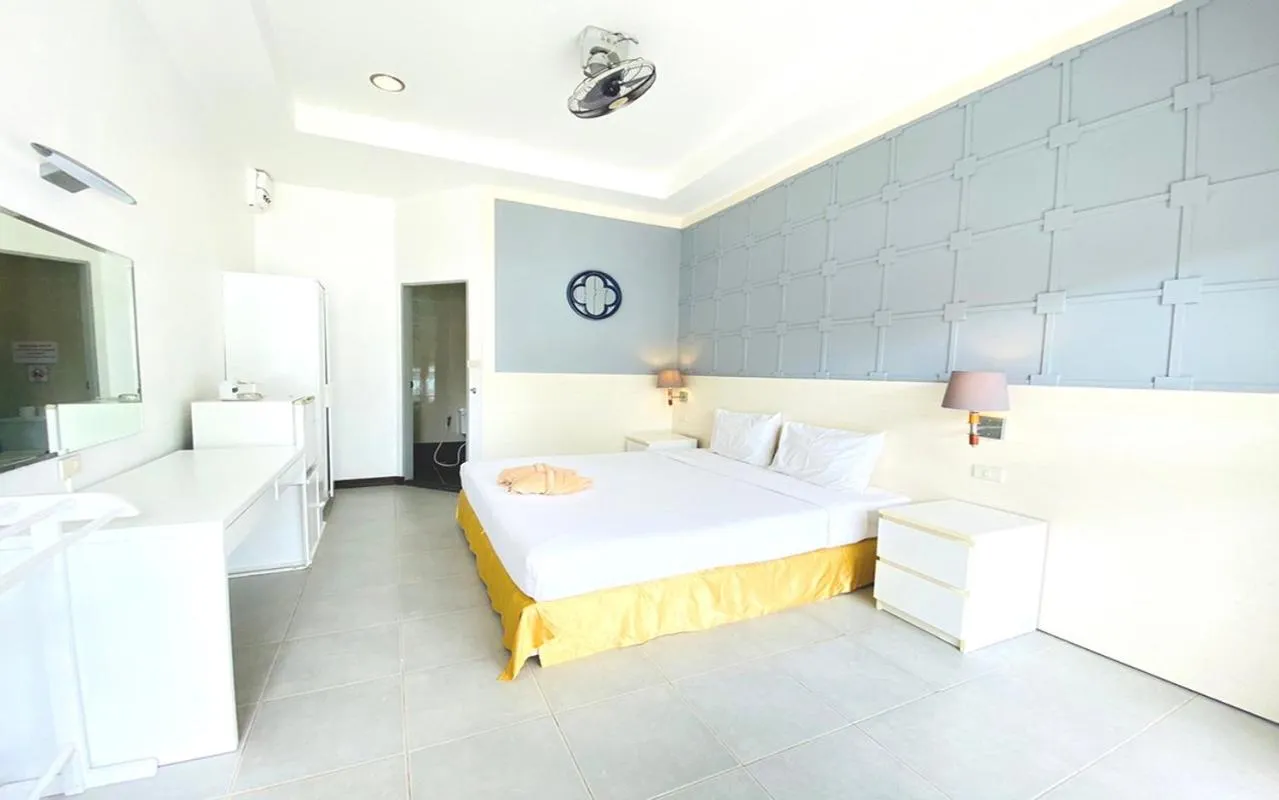 Bed in Koh Hai Fantasy Resort & Spa