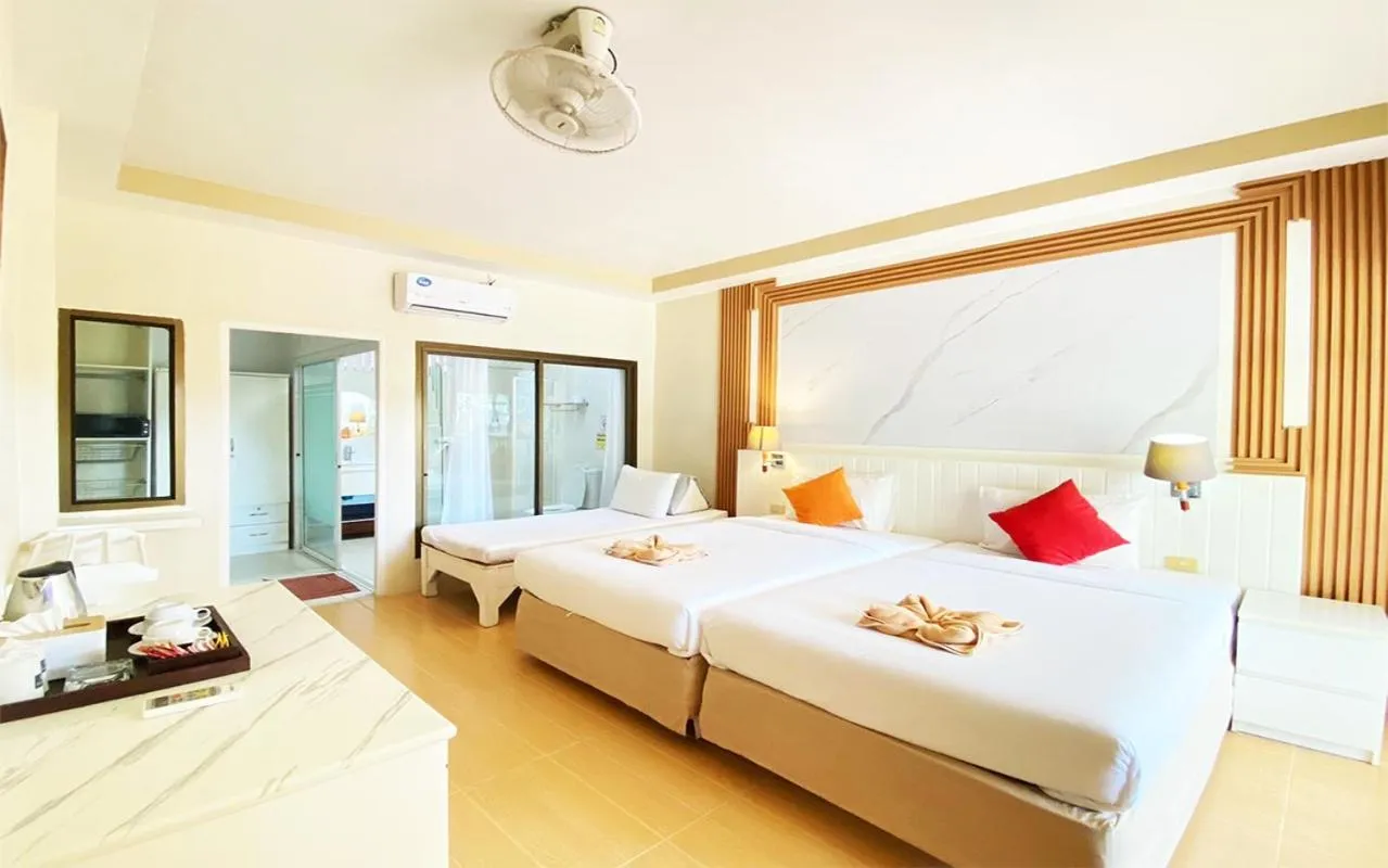 Bed in Koh Hai Fantasy Resort & Spa