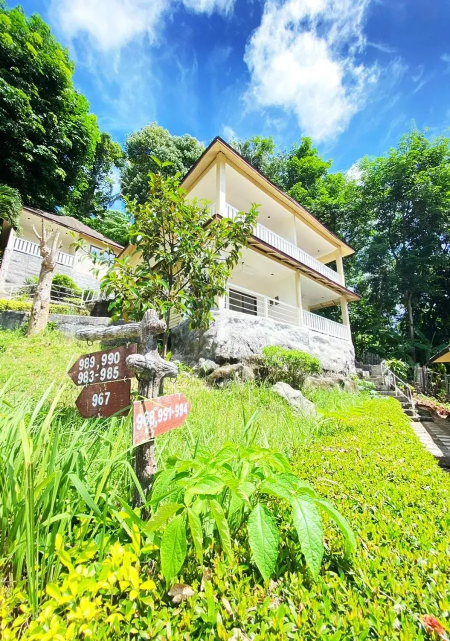 Hillside Deluxe Double Room in Koh Hai Fantasy Resort & Spa Hillside Deluxe Double Room in Koh Hai Fantasy Resort & Spa