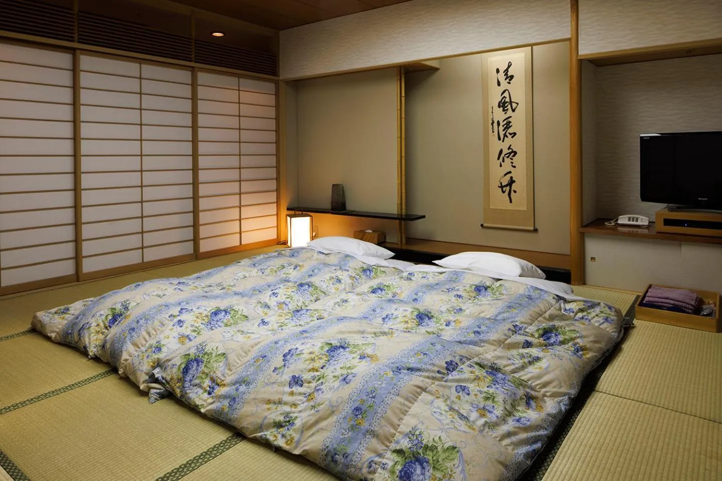 Photo of the whole room, Bed in Yumoto Fujiya Hotel