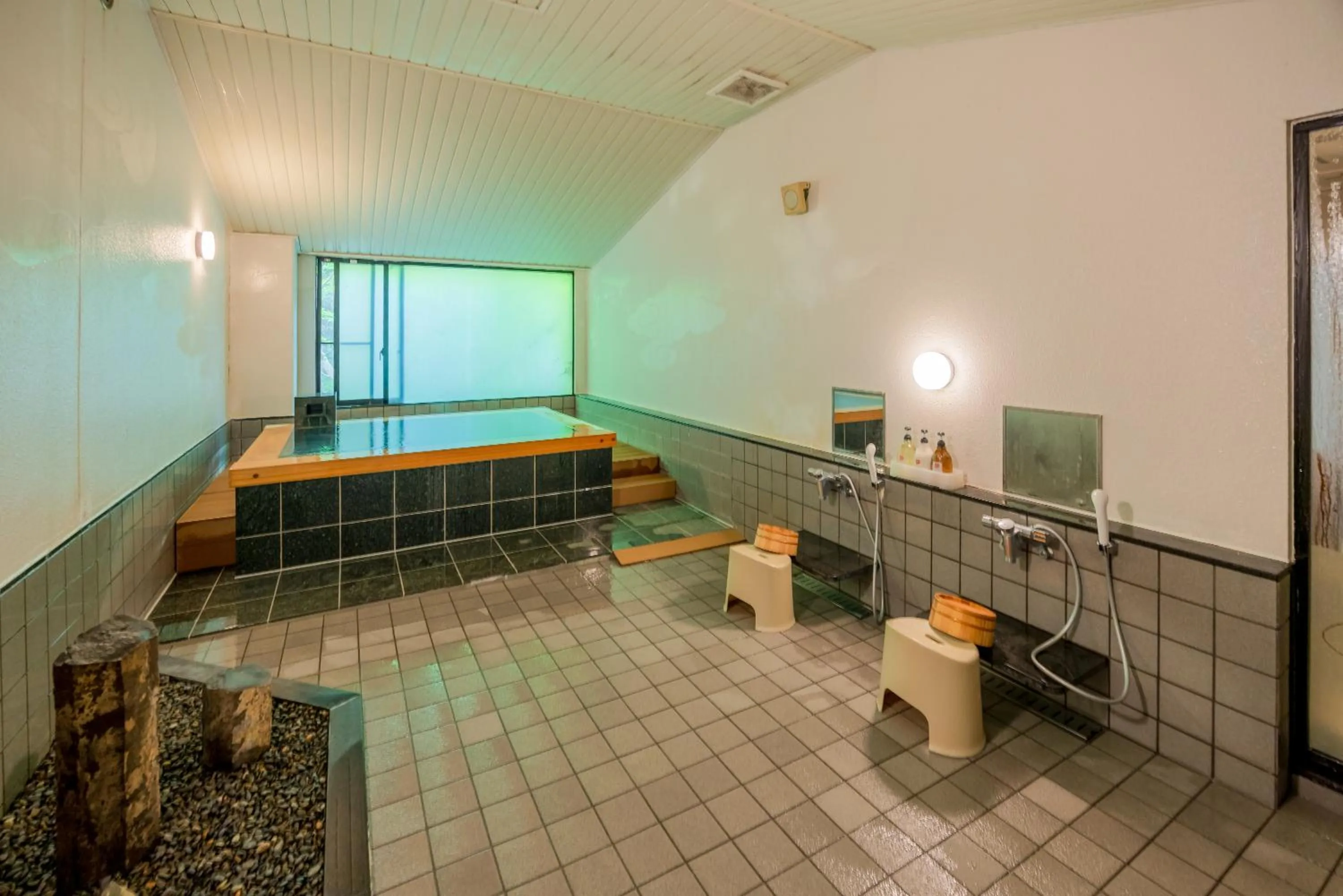 Hot Spring Bath in Yumoto Fujiya Hotel