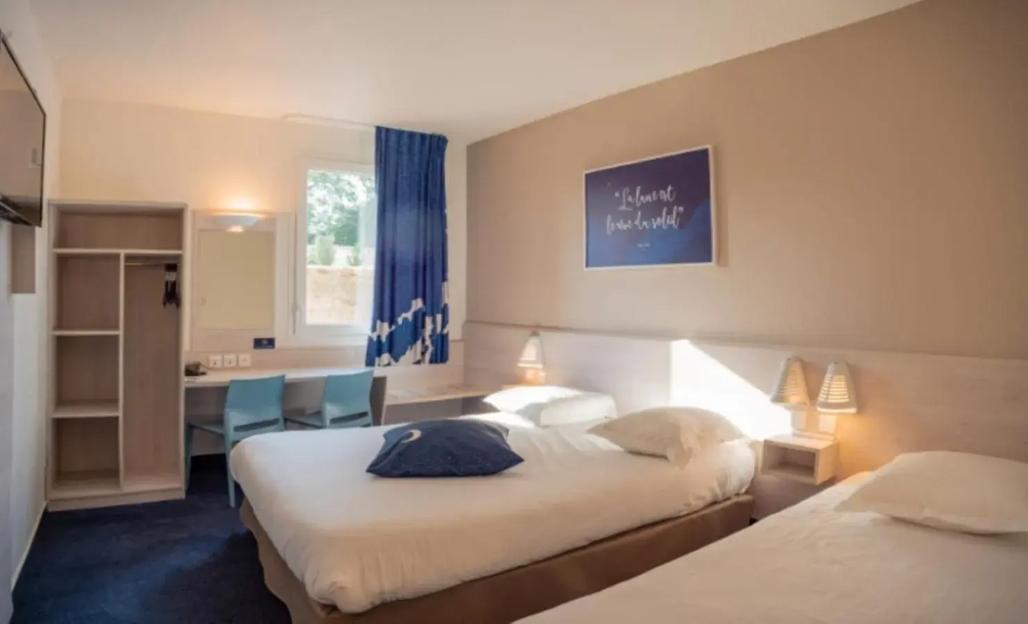 Triple Room in Ace Hôtel Salon de Provence Triple Room in Ace Hôtel Salon de Provence