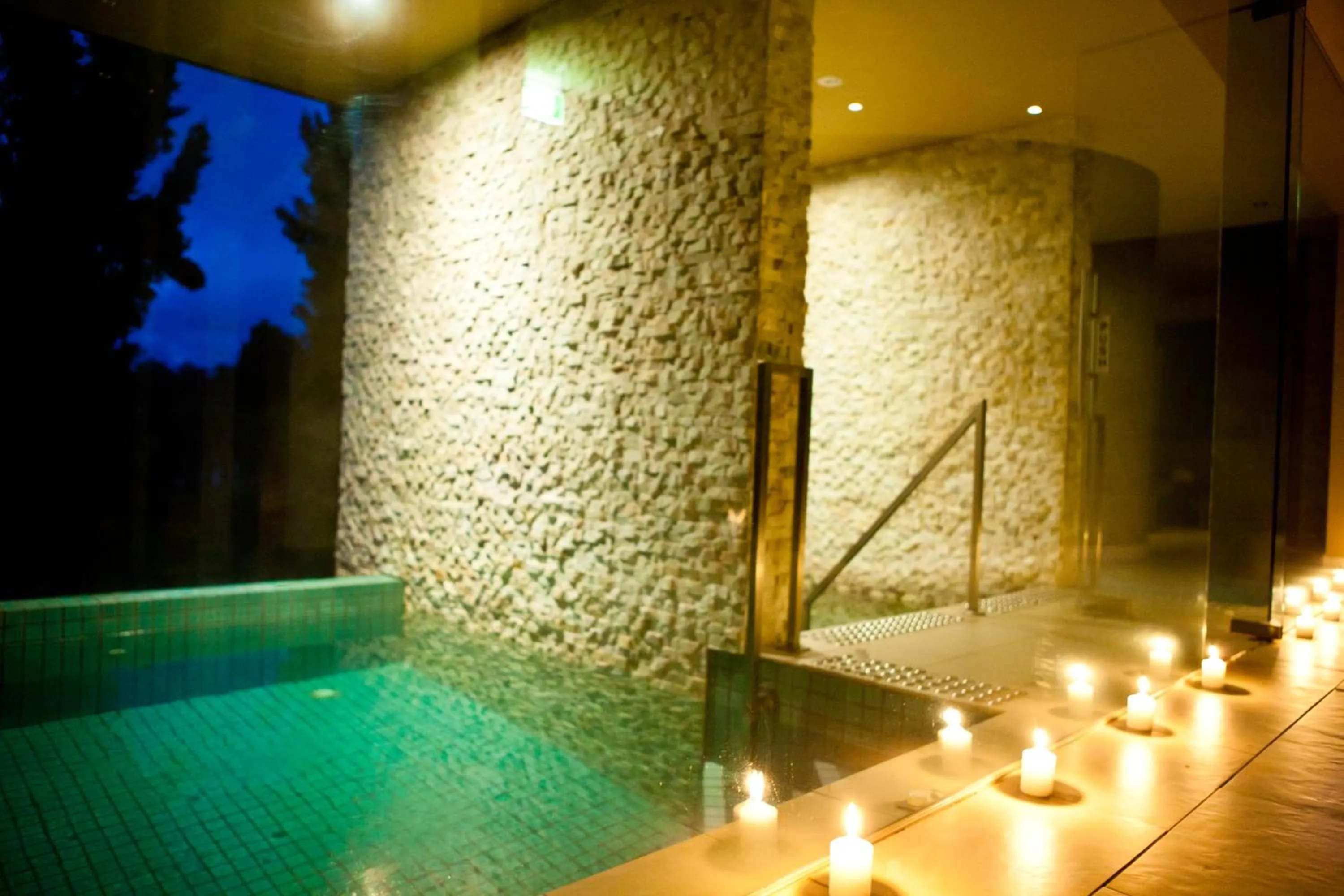 Public Bath in Mineral Springs Hotel Hepburn