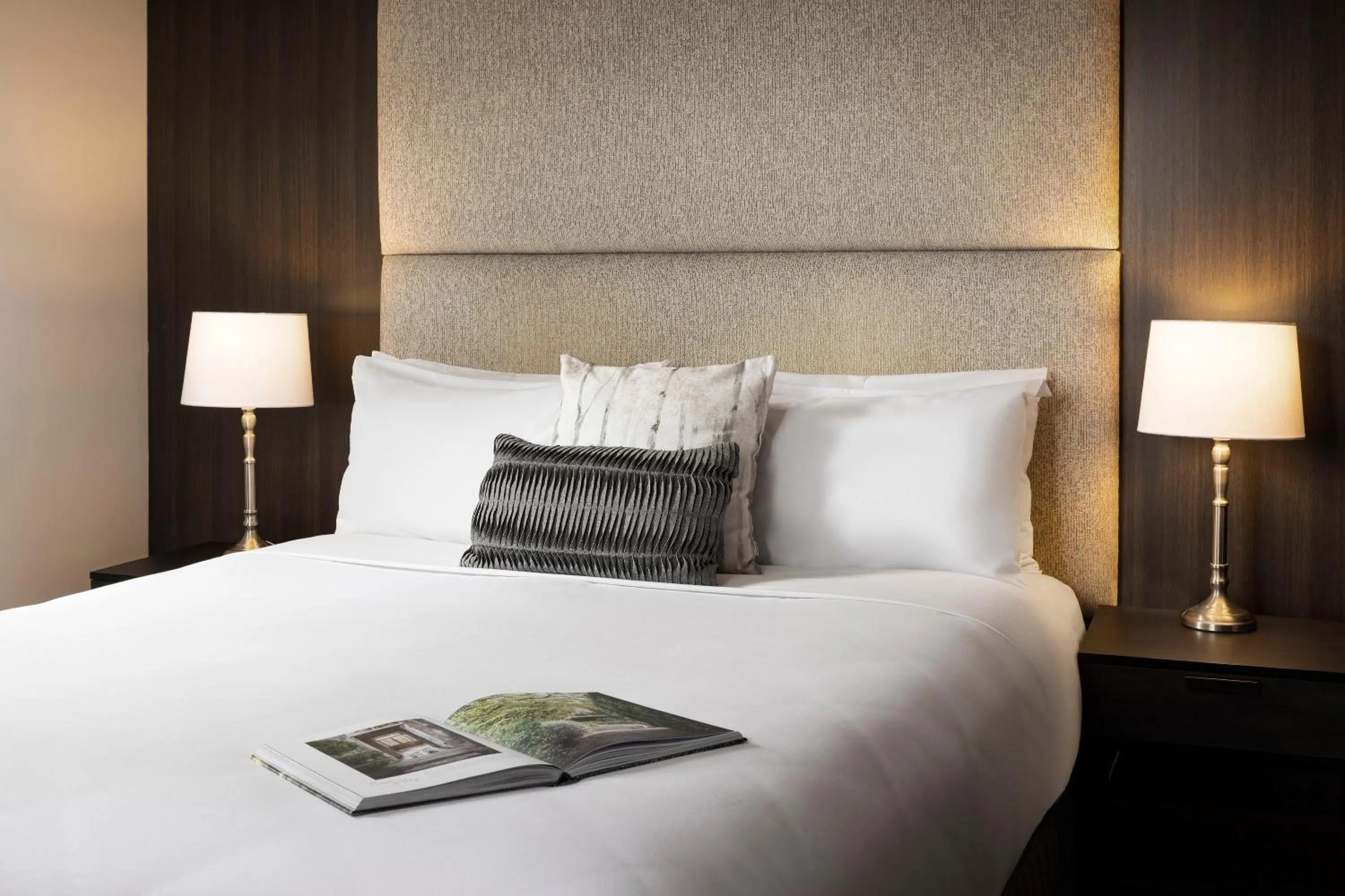 Bed in Mineral Springs Hotel Hepburn