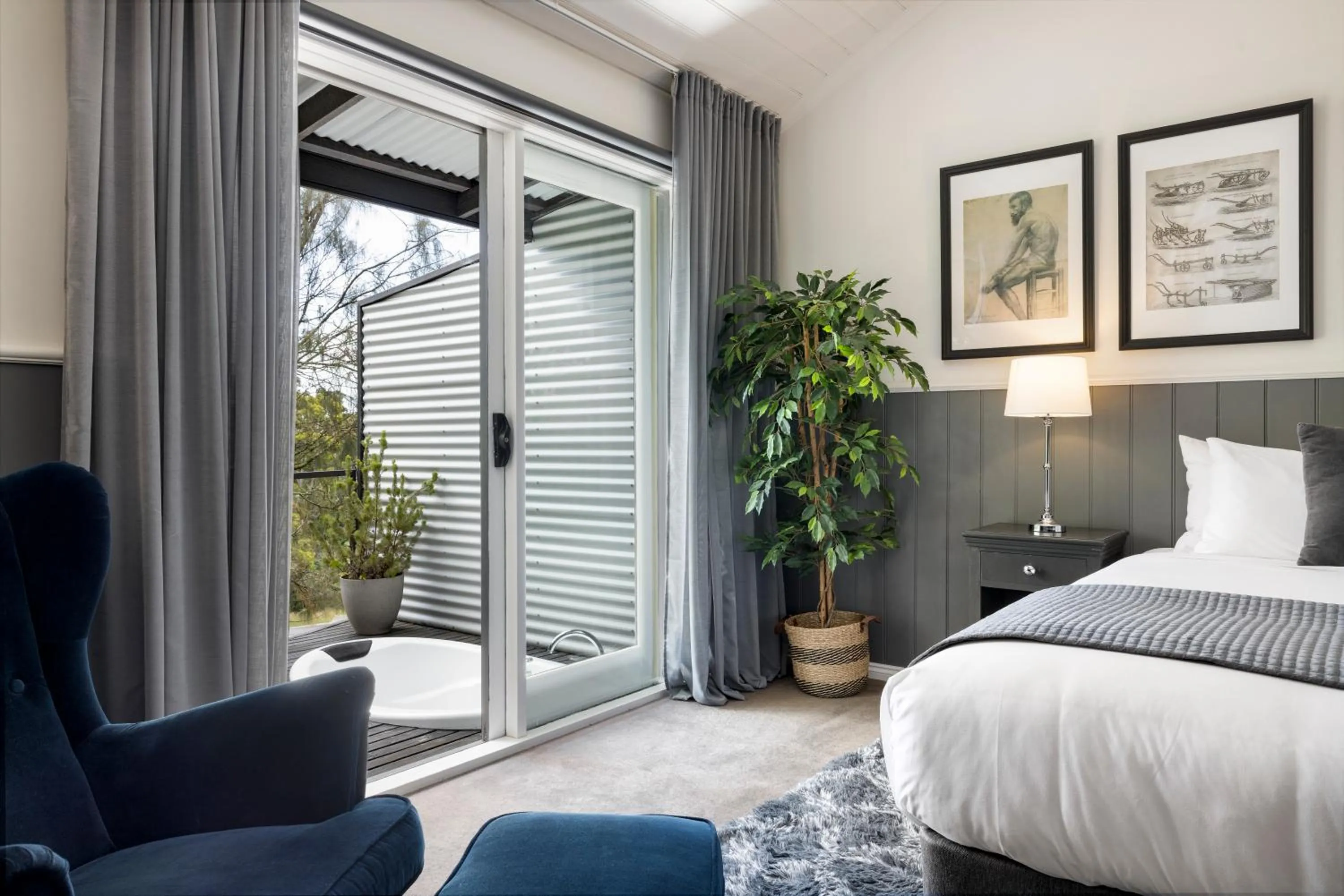 Bed in Mineral Springs Hotel Hepburn