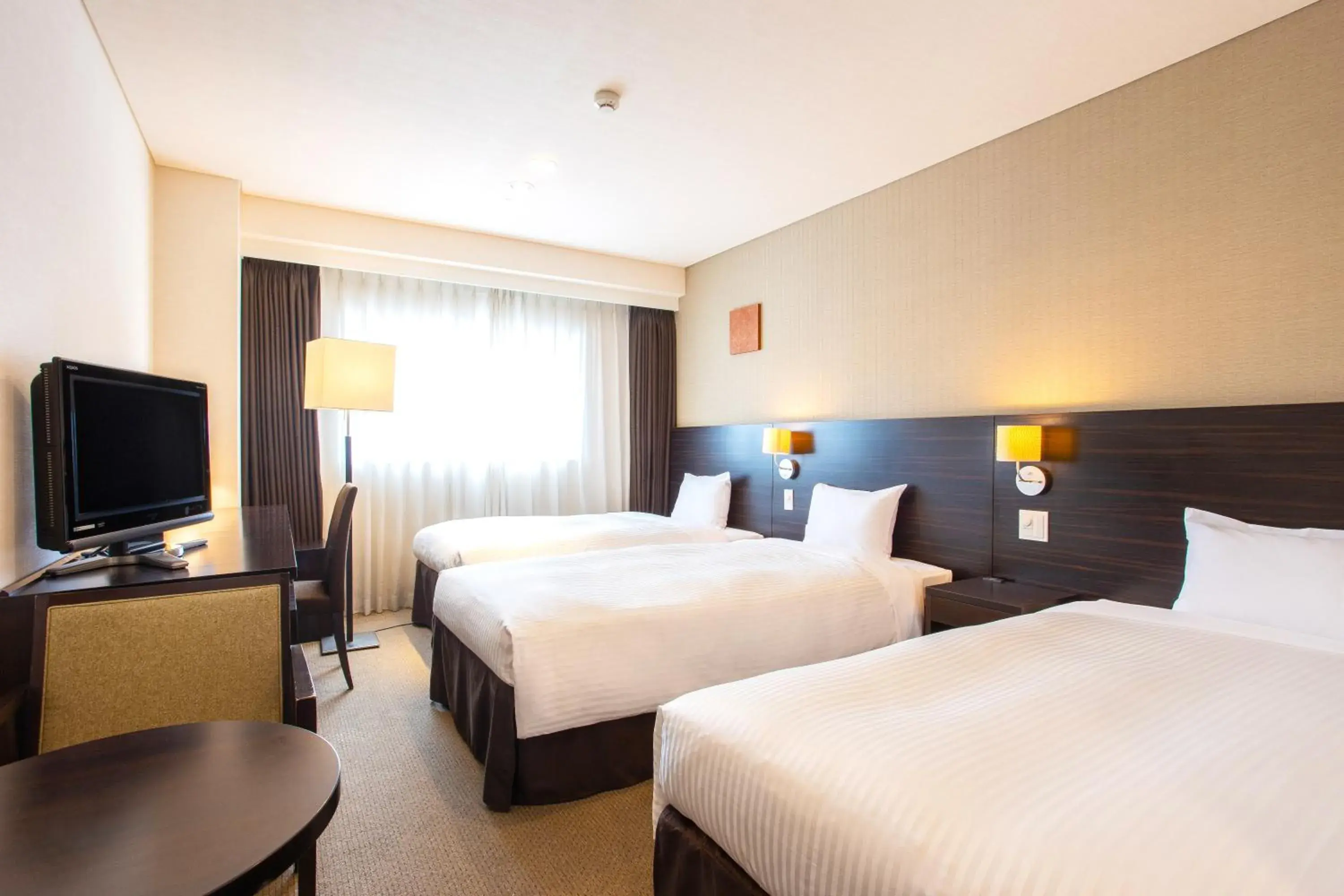 Triple Room - single occupancy - Smoking in Art Hotel Hirosaki City Triple Room - single occupancy - Smoking in Art Hotel Hirosaki City