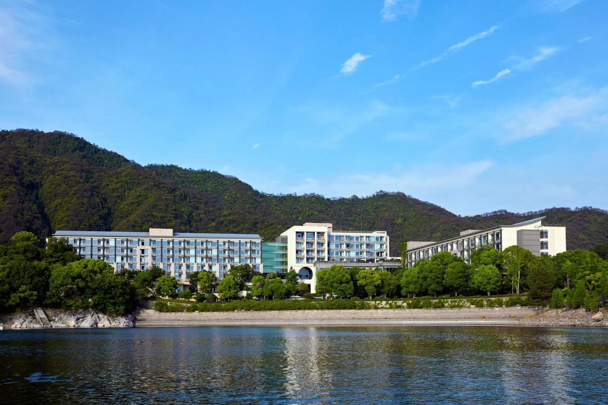 Property building in InterContinental One Thousand Island Lake Resort, an IHG Hotel