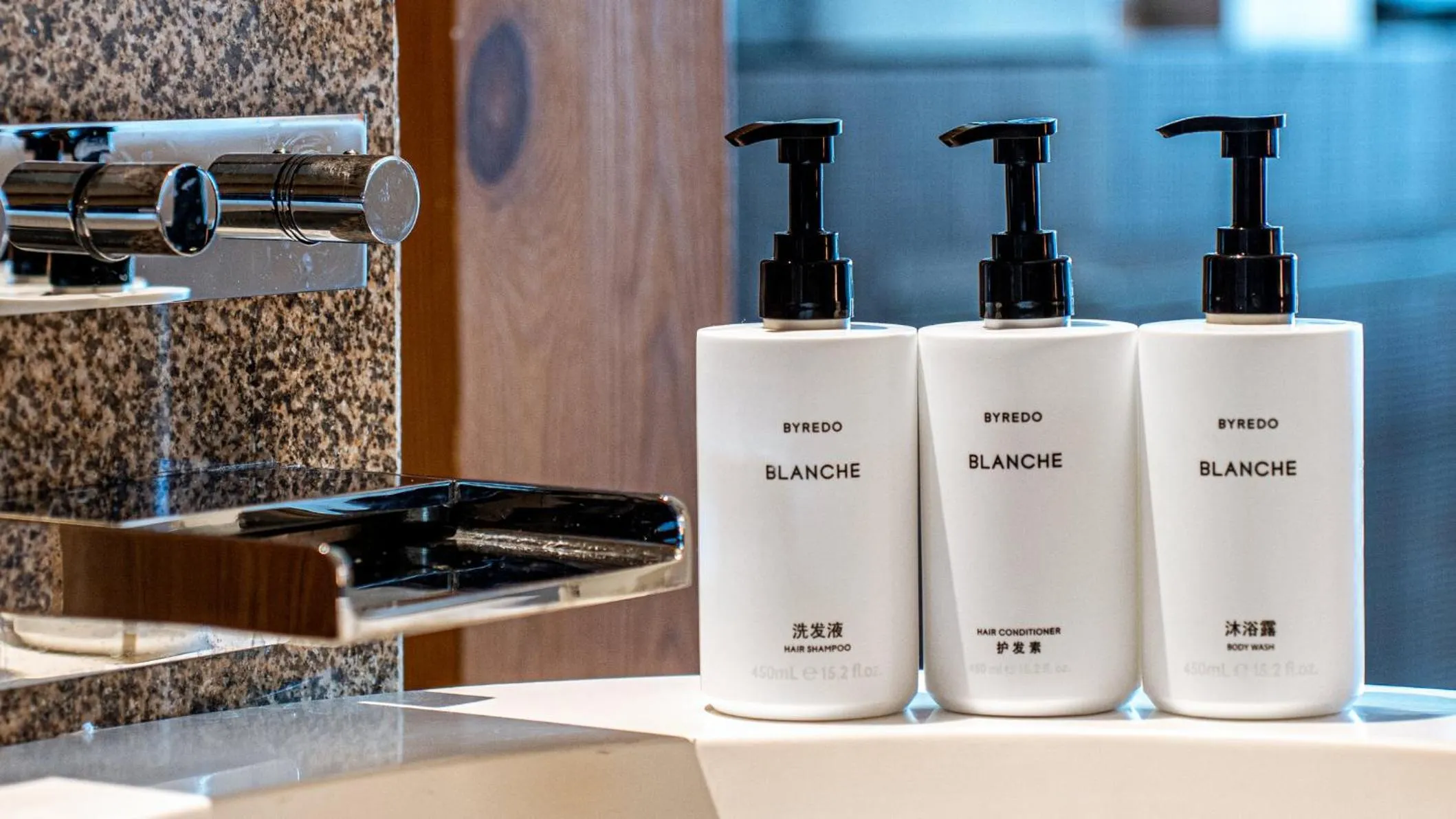 Bedroom in InterContinental One Thousand Island Lake Resort, an IHG Hotel