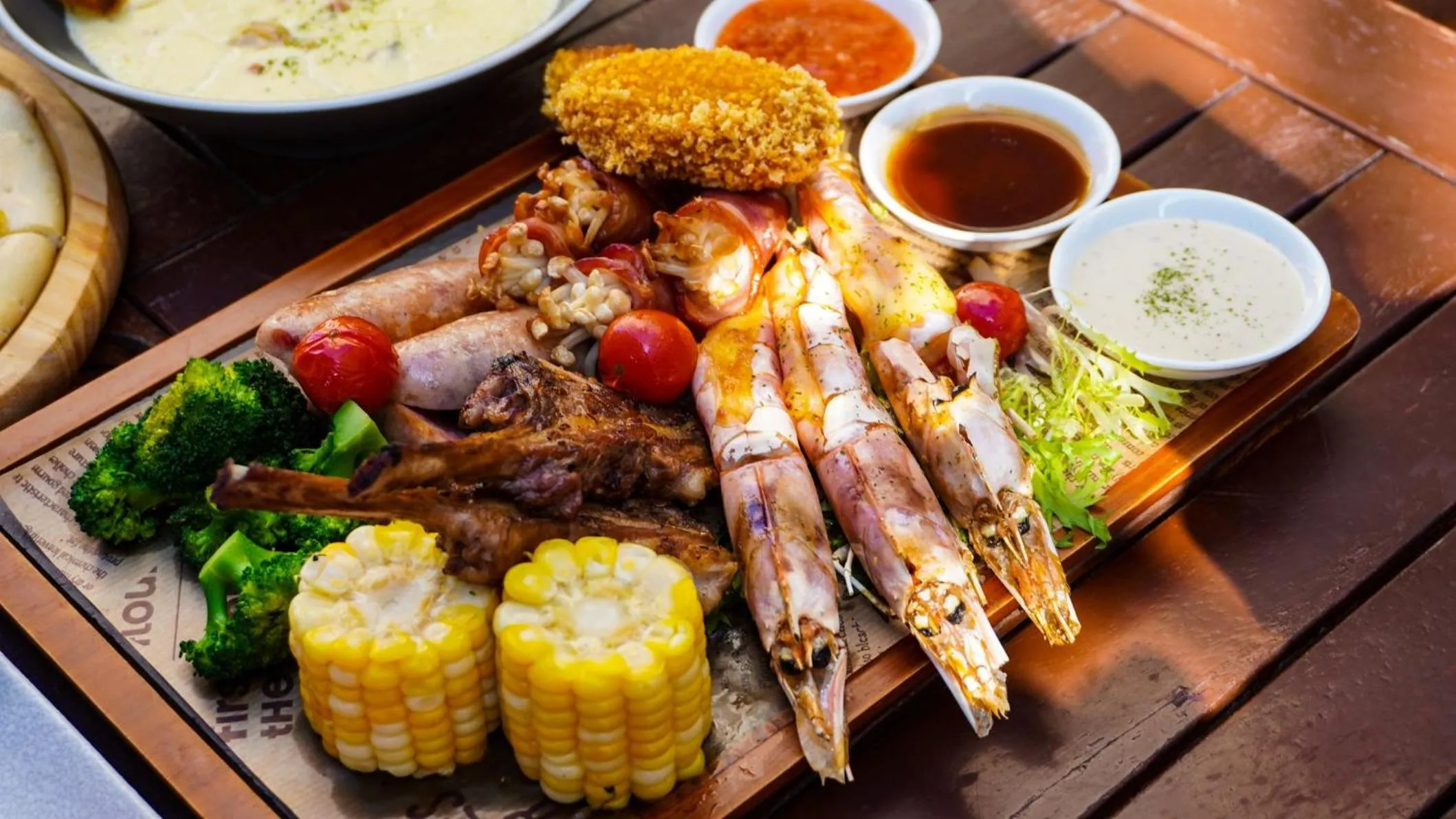 Restaurant/places to eat in InterContinental One Thousand Island Lake Resort, an IHG Hotel