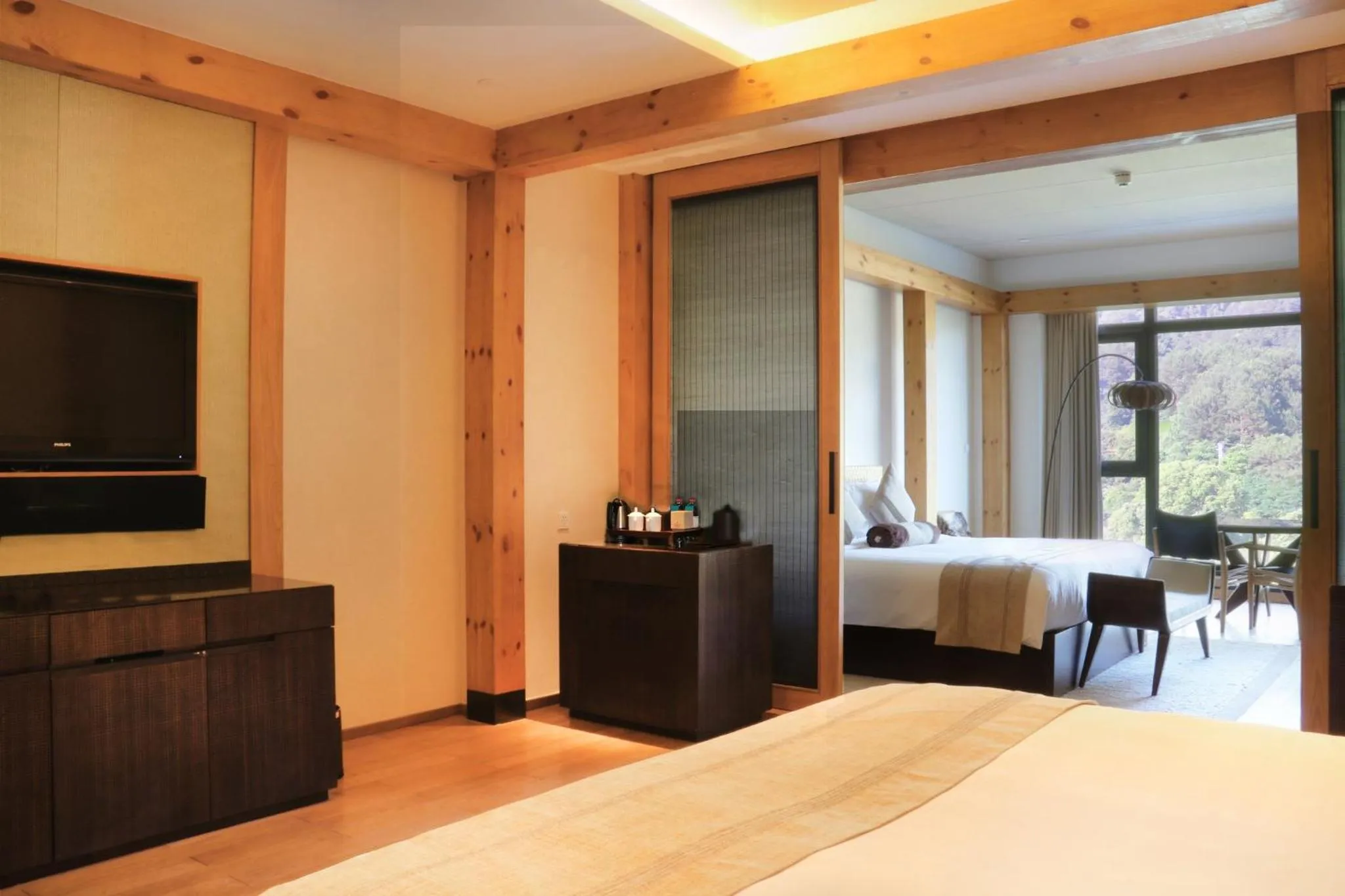 Photo of the whole room, Bed in InterContinental One Thousand Island Lake Resort, an IHG Hotel