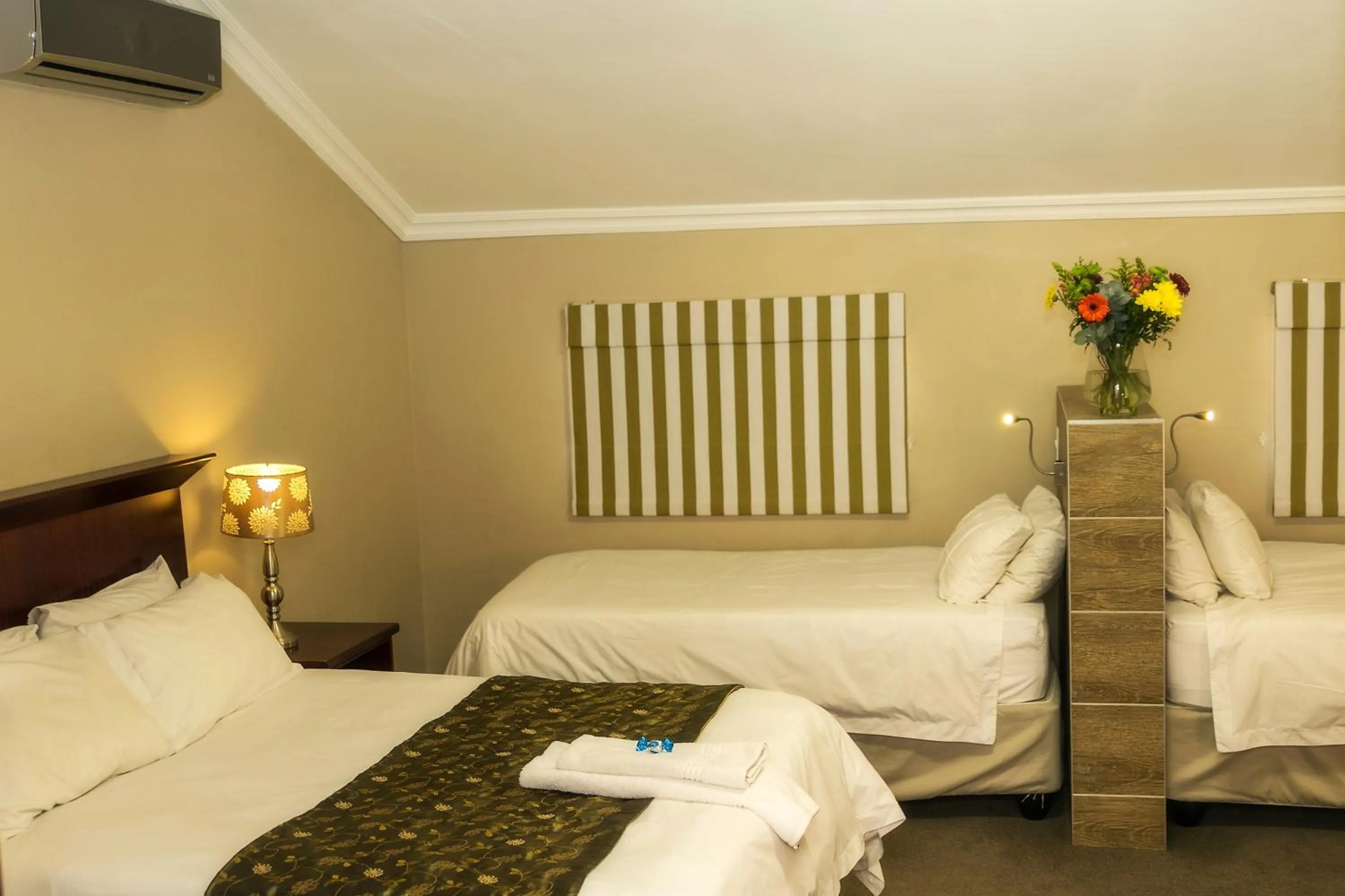 Bed in Mondior Manor Guest House