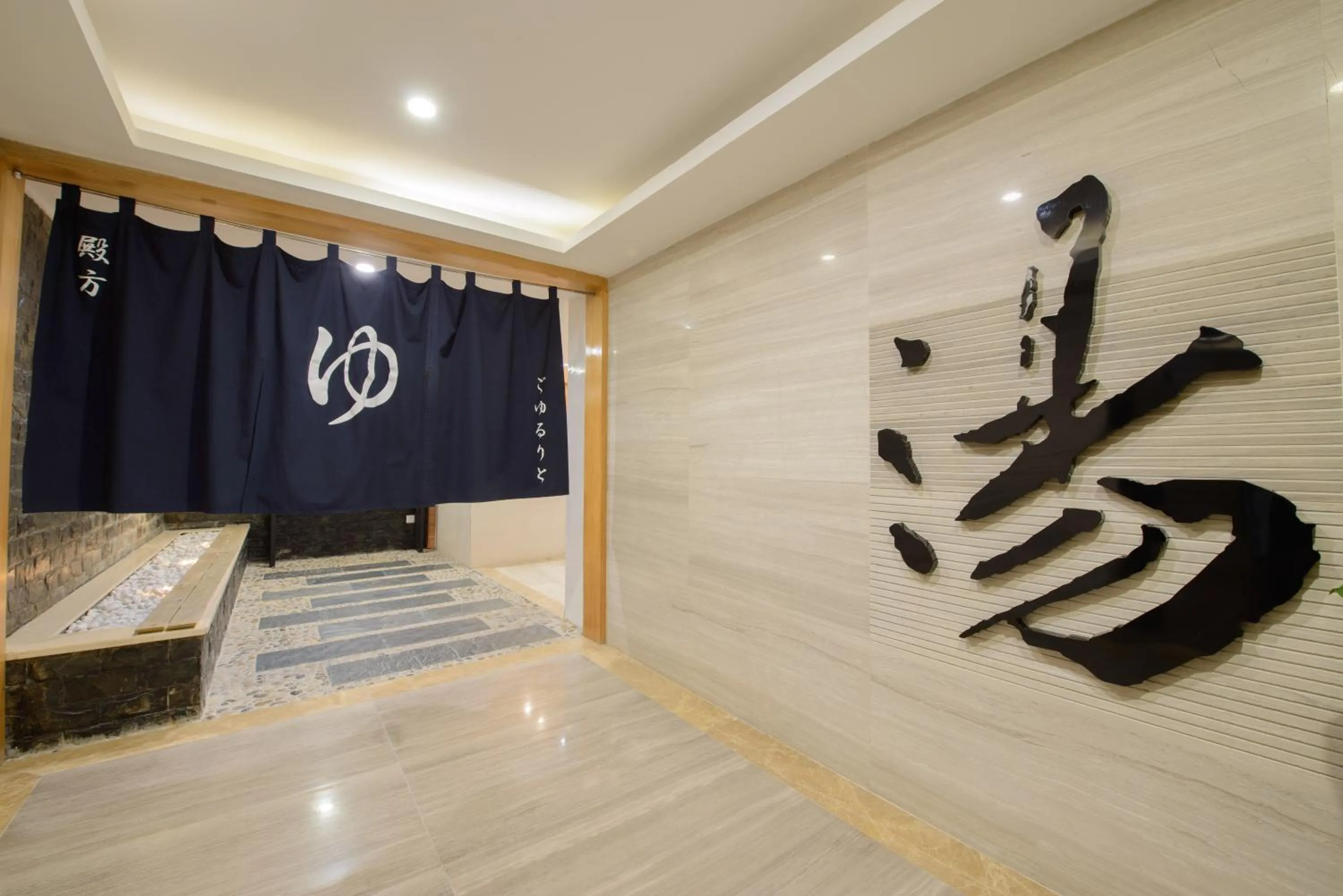 Swimming pool in 广州友和酒店Yuwa Hotel-Free Shuttle Bus to Canton Fair Complex DuringCanton Fair Period