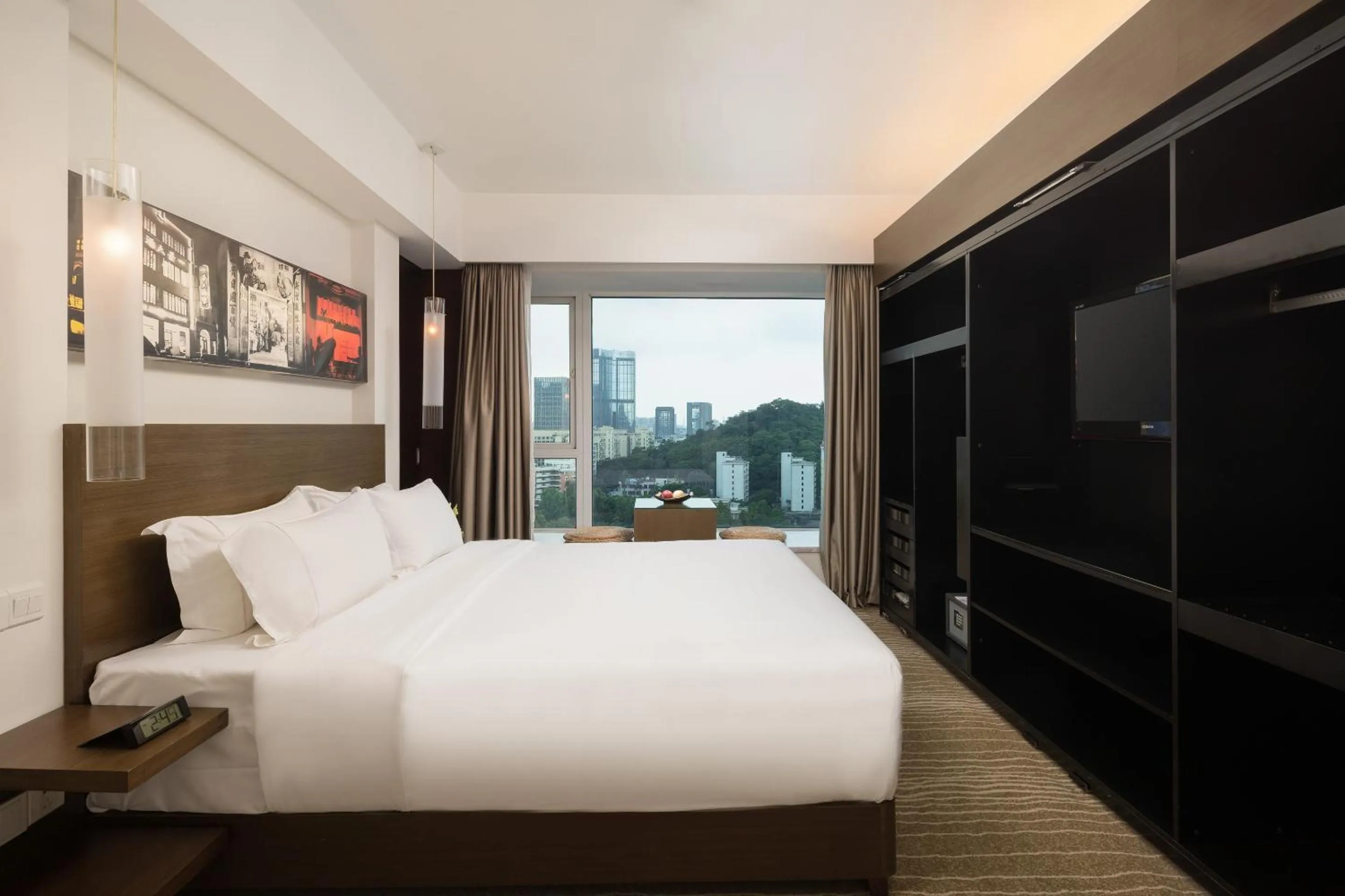 Photo of the whole room, Bed in 广州友和酒店Yuwa Hotel-Free Shuttle Bus to Canton Fair Complex DuringCanton Fair Period