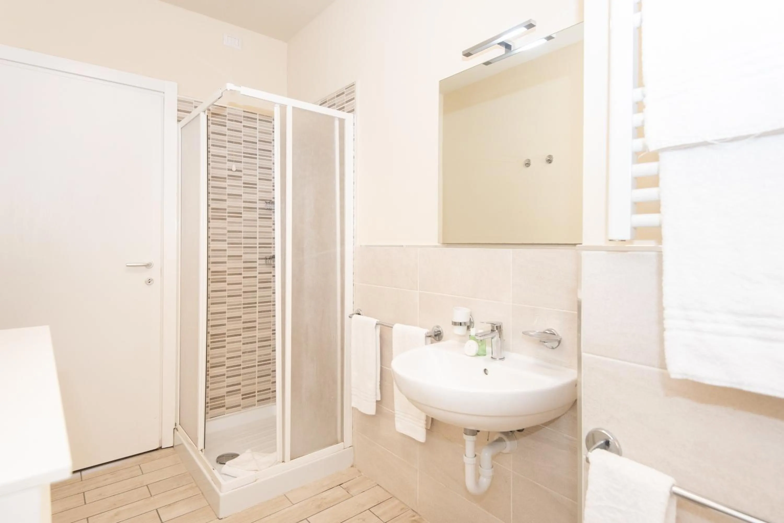 Bathroom in Donatello Apartments by Firenze Prestige