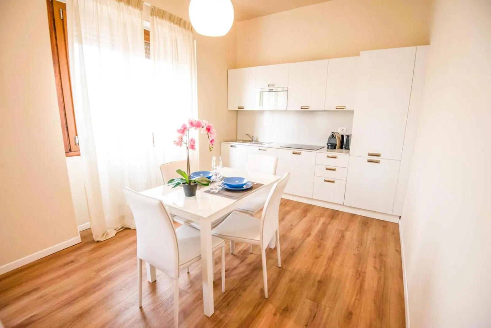 Dining area in Donatello Apartments by Firenze Prestige