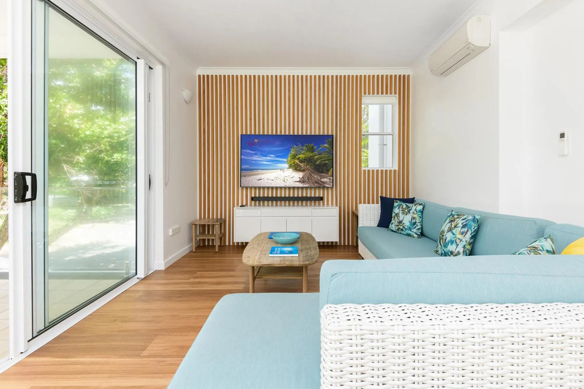 Communal lounge/ TV room in Beaches Holiday Apartments - Official Onsite Reception & Check In