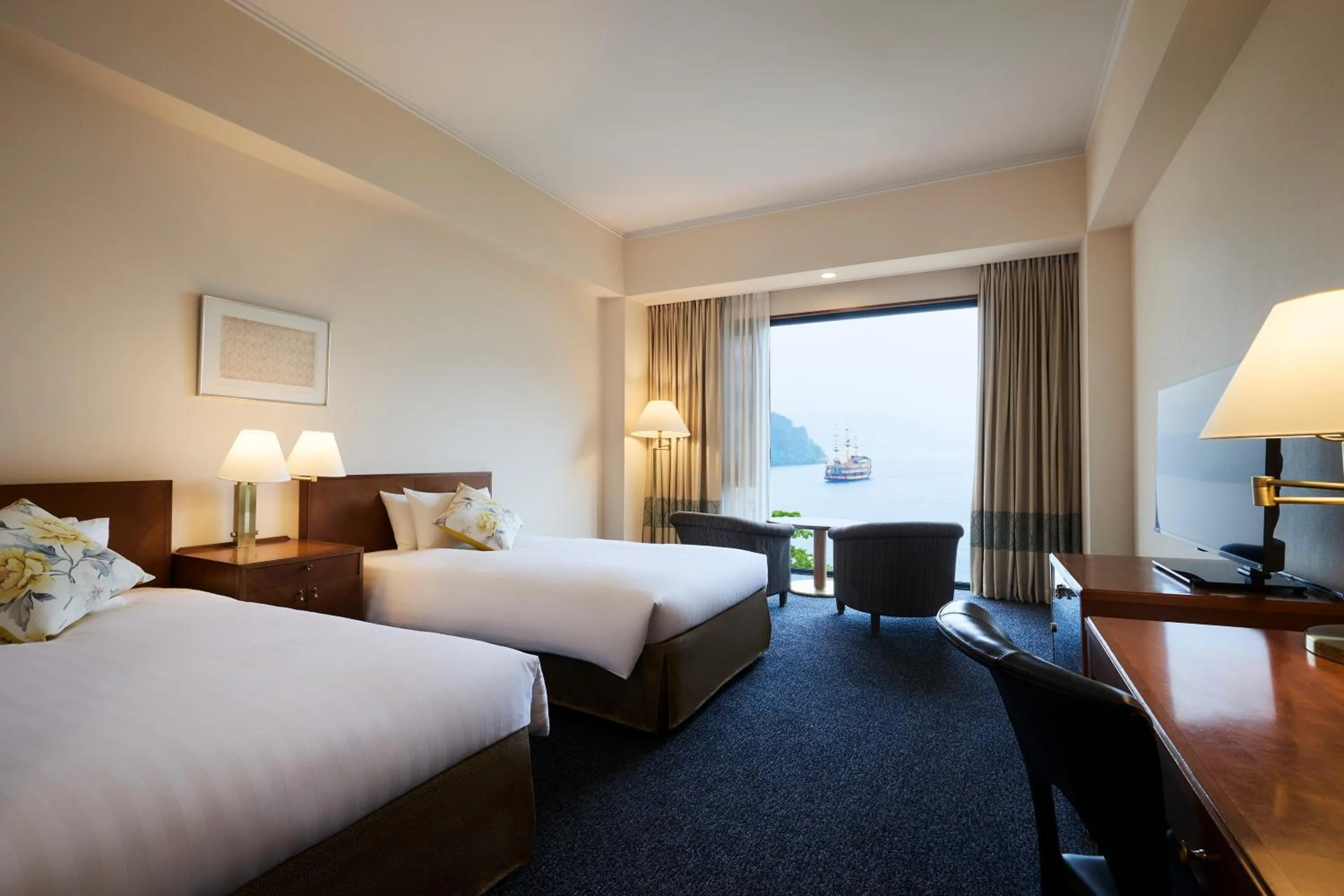 Photo of the whole room, Bed in Hakone Hotel