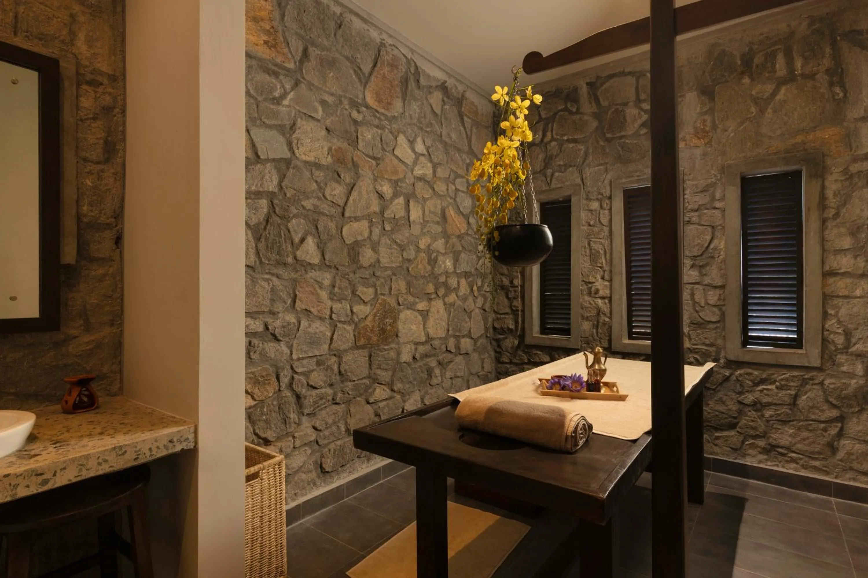 Massage in Ayugiri Ayurveda Wellness Resort Sigiriya