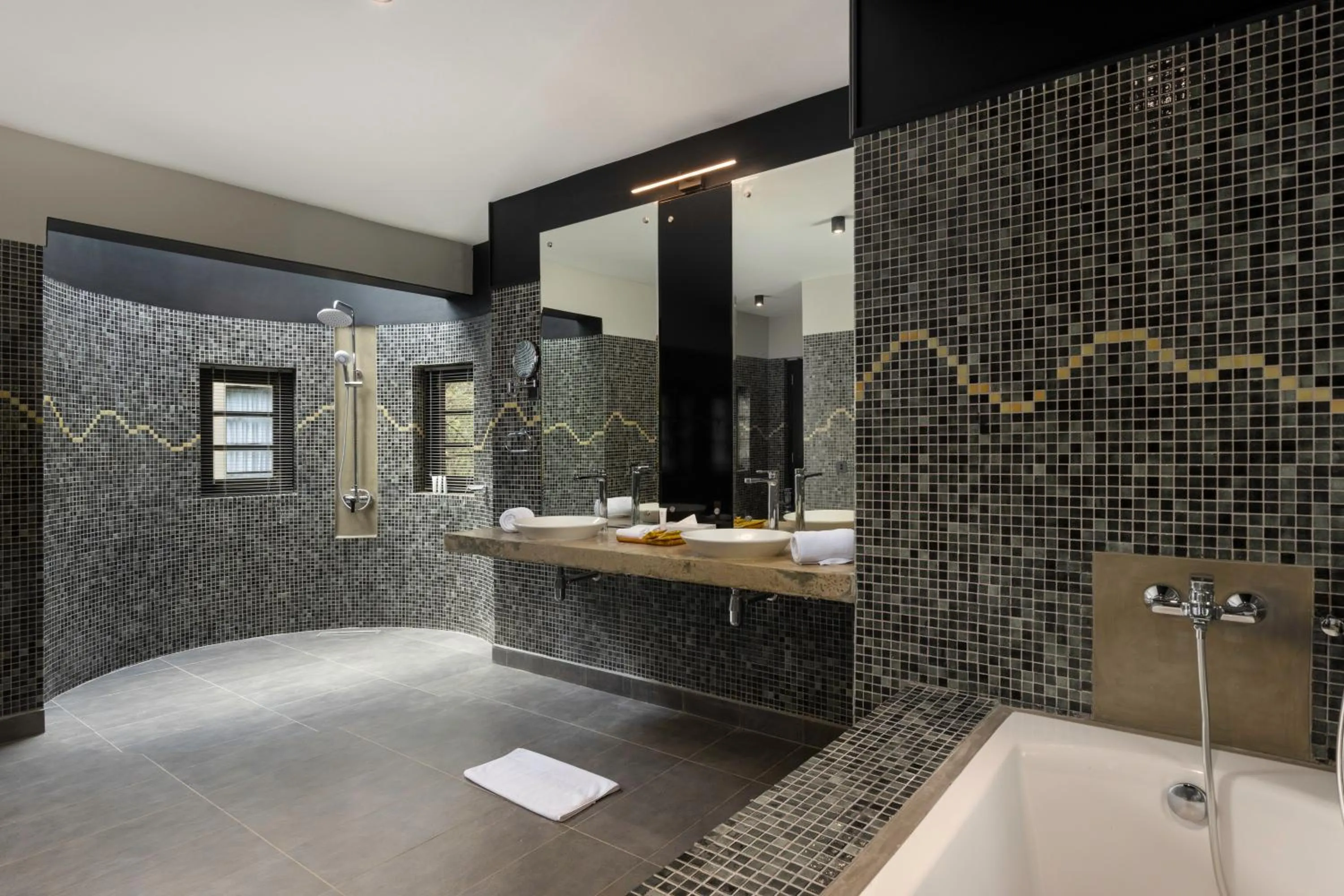 Shower in Ayugiri Ayurveda Wellness Resort Sigiriya