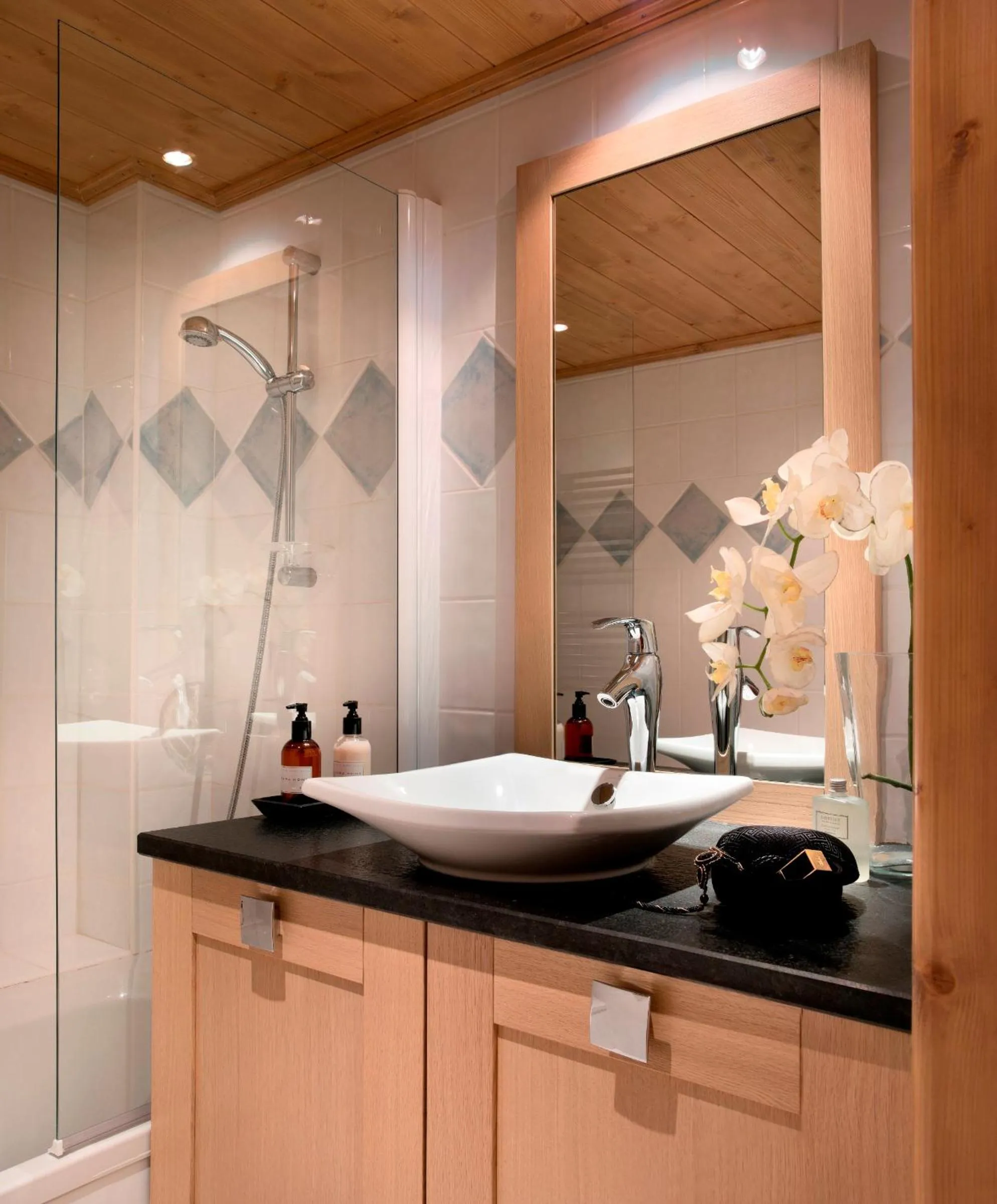 Bathroom in CGH Résidences & Spas l'Orée des Neiges