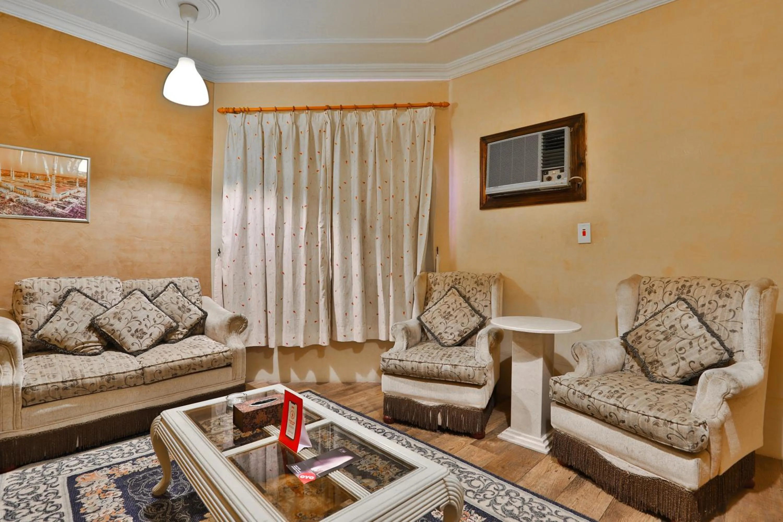 Seating Area in OYO 350 Dar Almadinah