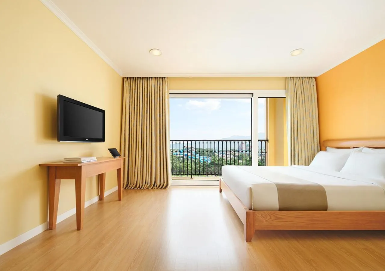 Bed in Hanwha Resort Seorak Sorano