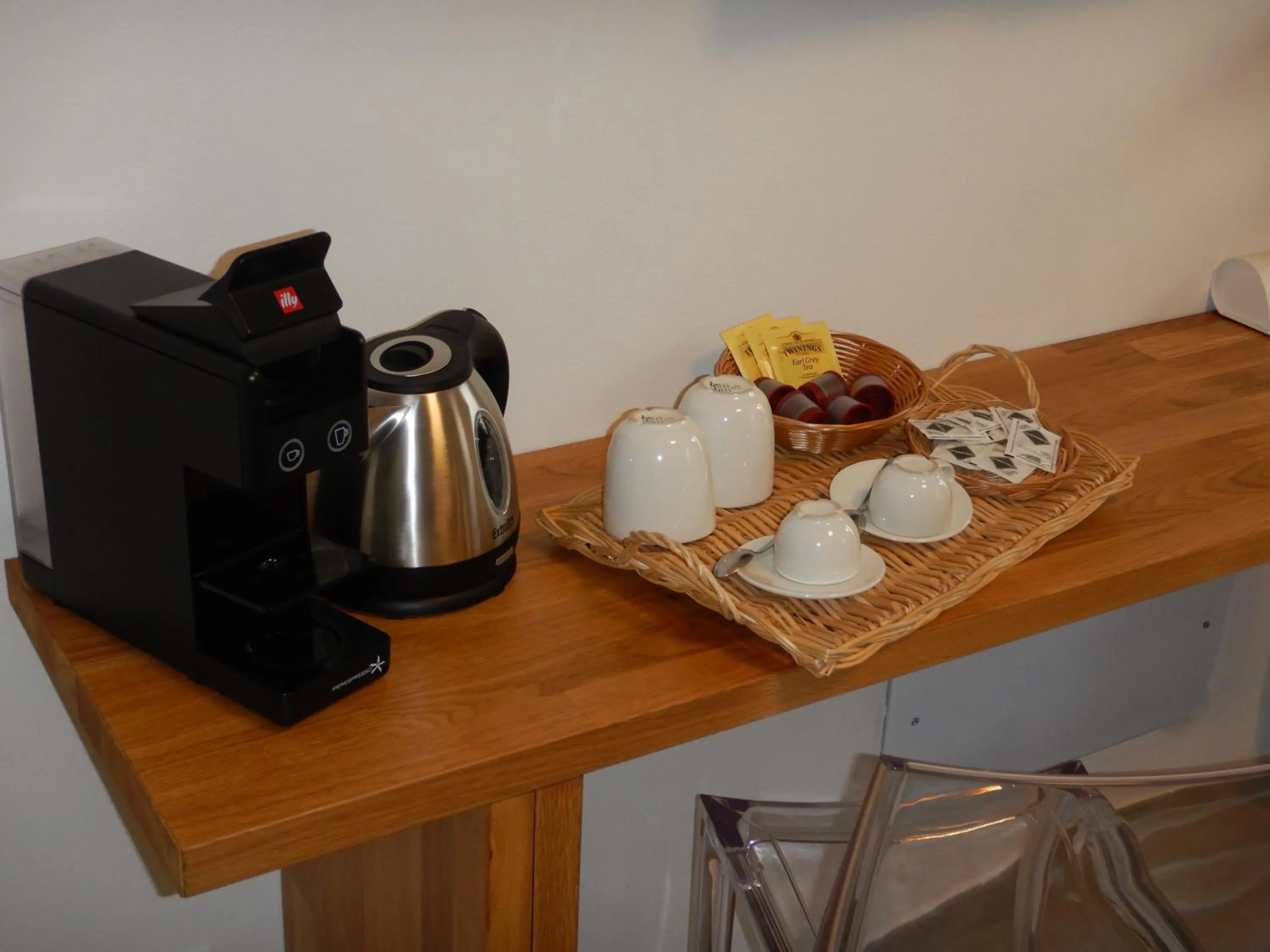 Coffee/tea facilities in 3per3