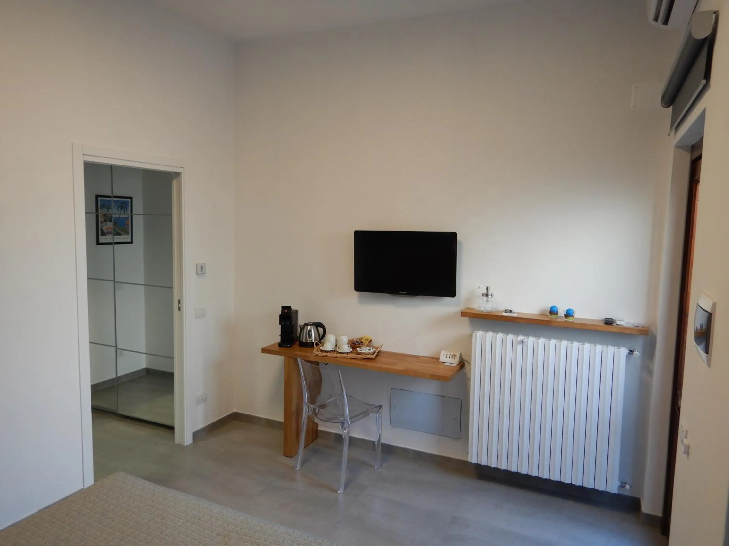 Photo of the whole room in 3per3