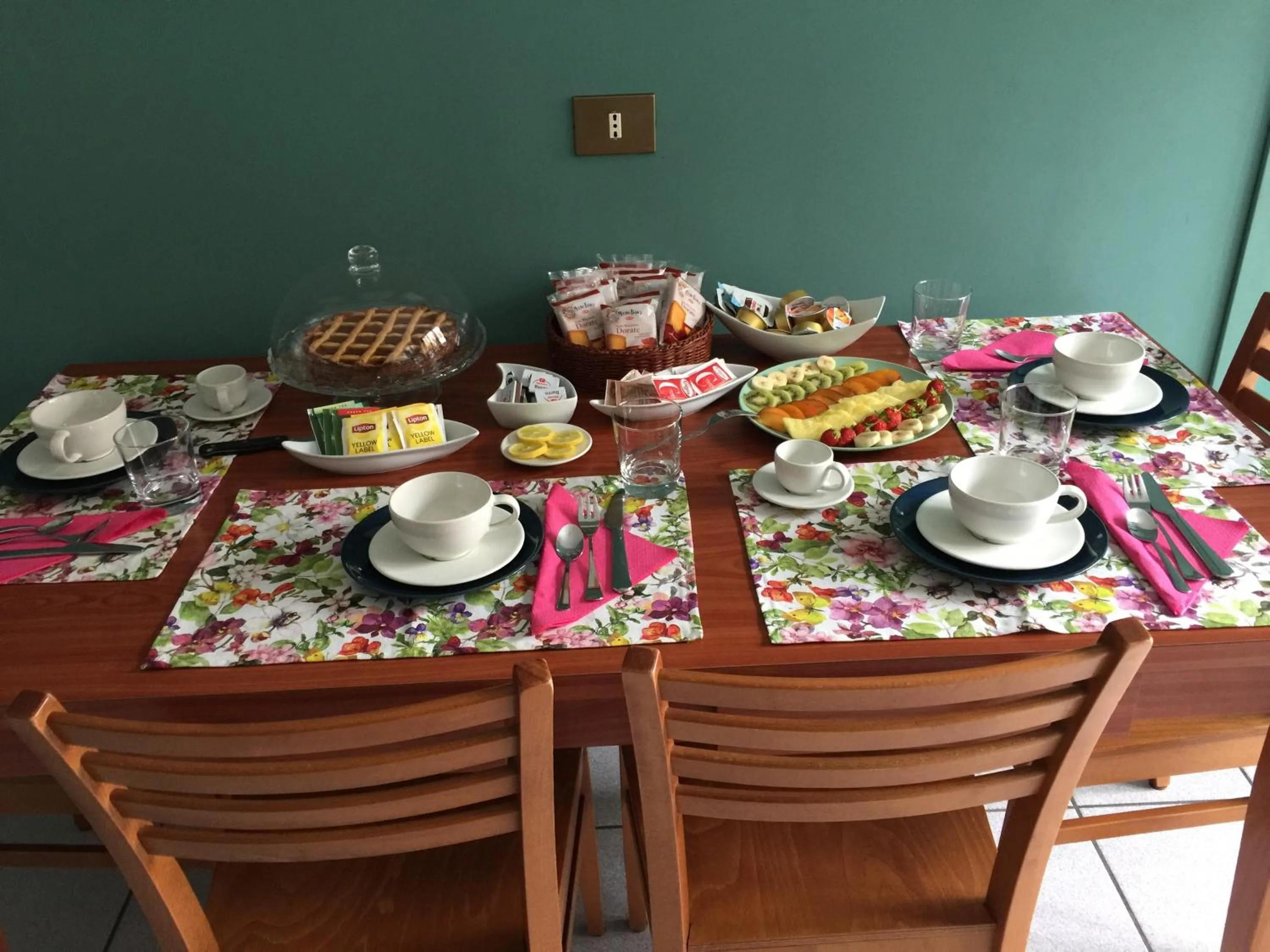 Dining area in 3per3