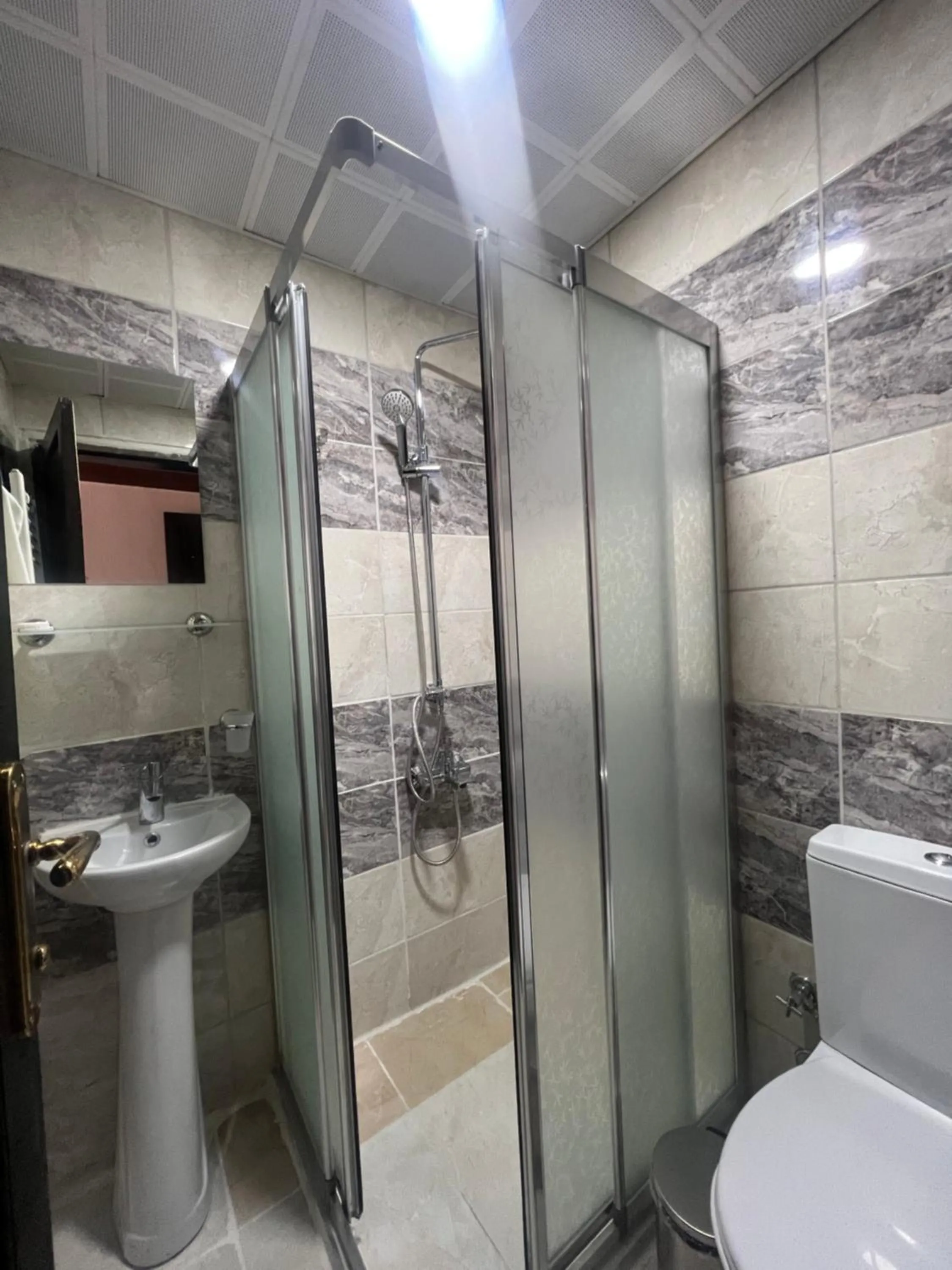 Shower in Ziyagil Konağı