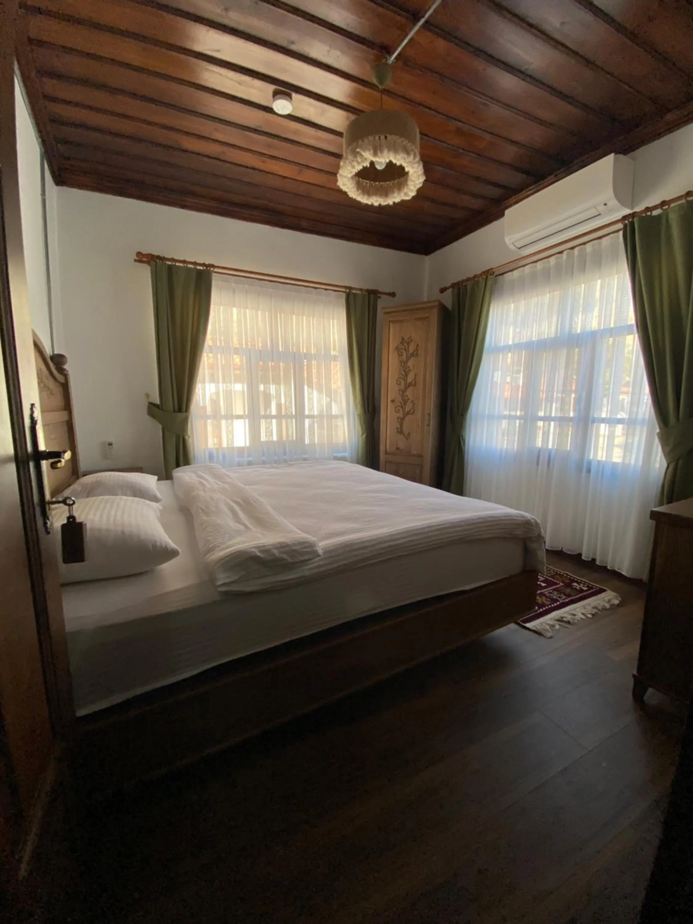 Bed in Ziyagil Konağı