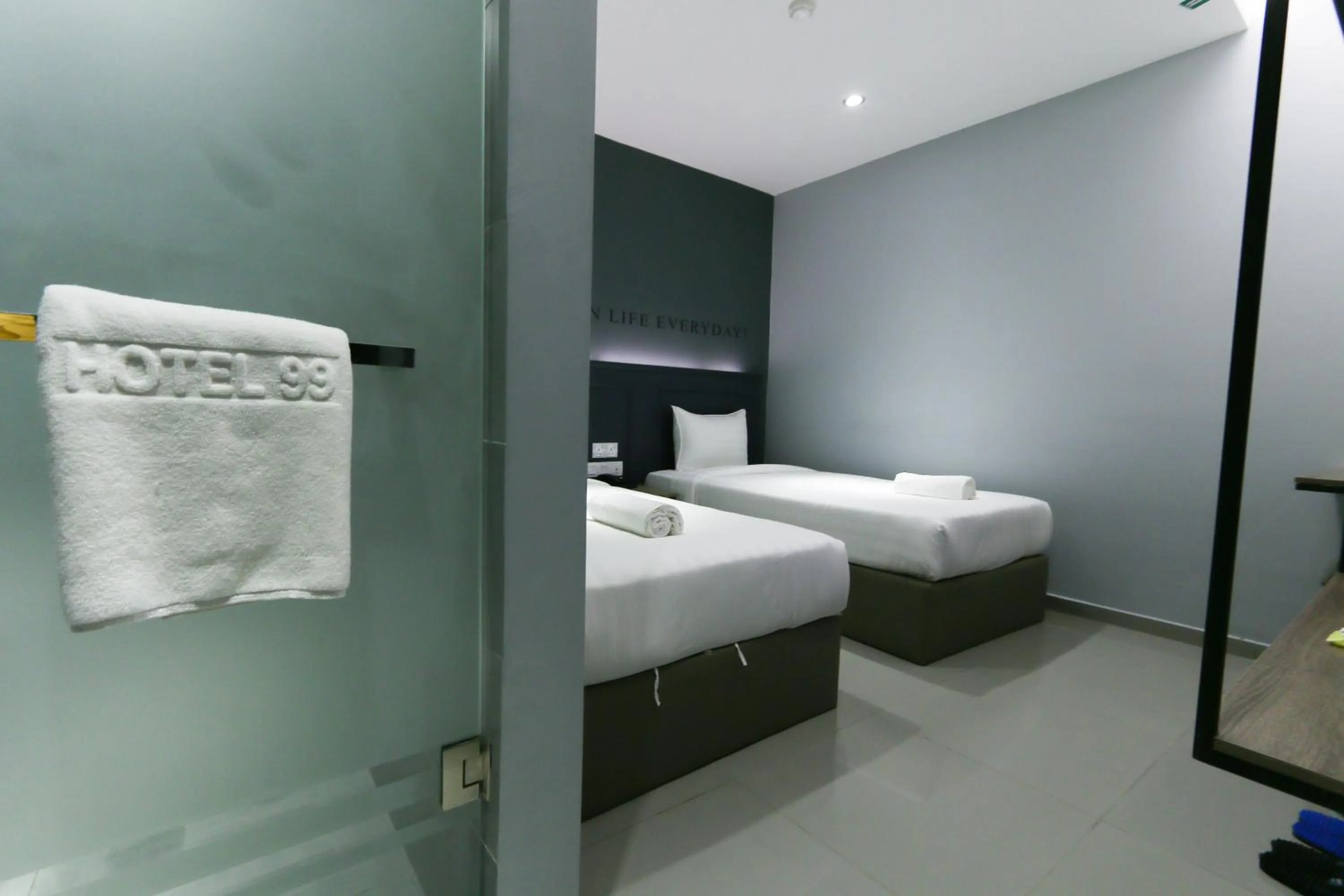 Photo of the whole room, Bed in Hotel 99 Sri Petaling (Bukit Jalil)