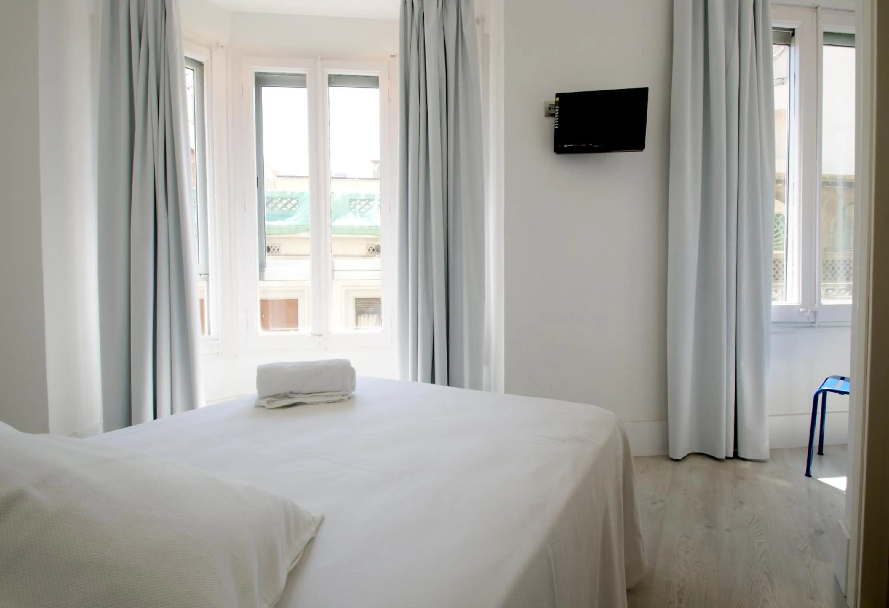 Spring, Bed in Express by gaiarooms