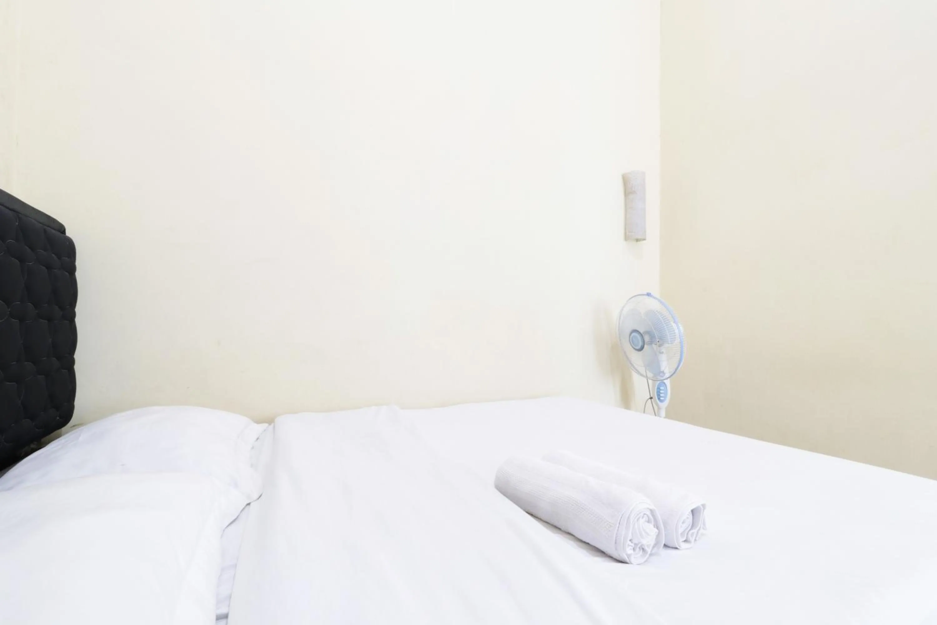 Bedroom, Bed in Krisna Hostel