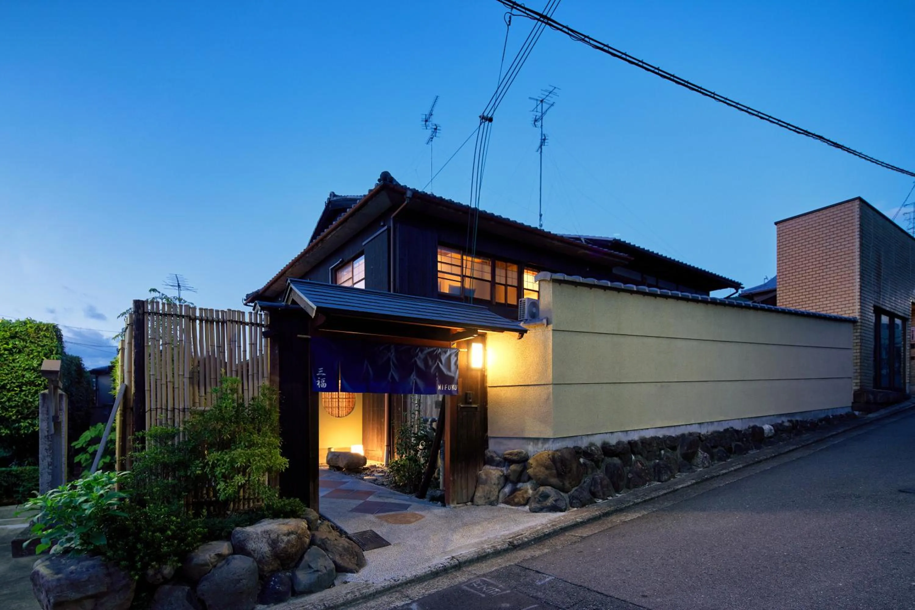 Facade/entrance in Kyomachiya Hotel Mifuku
